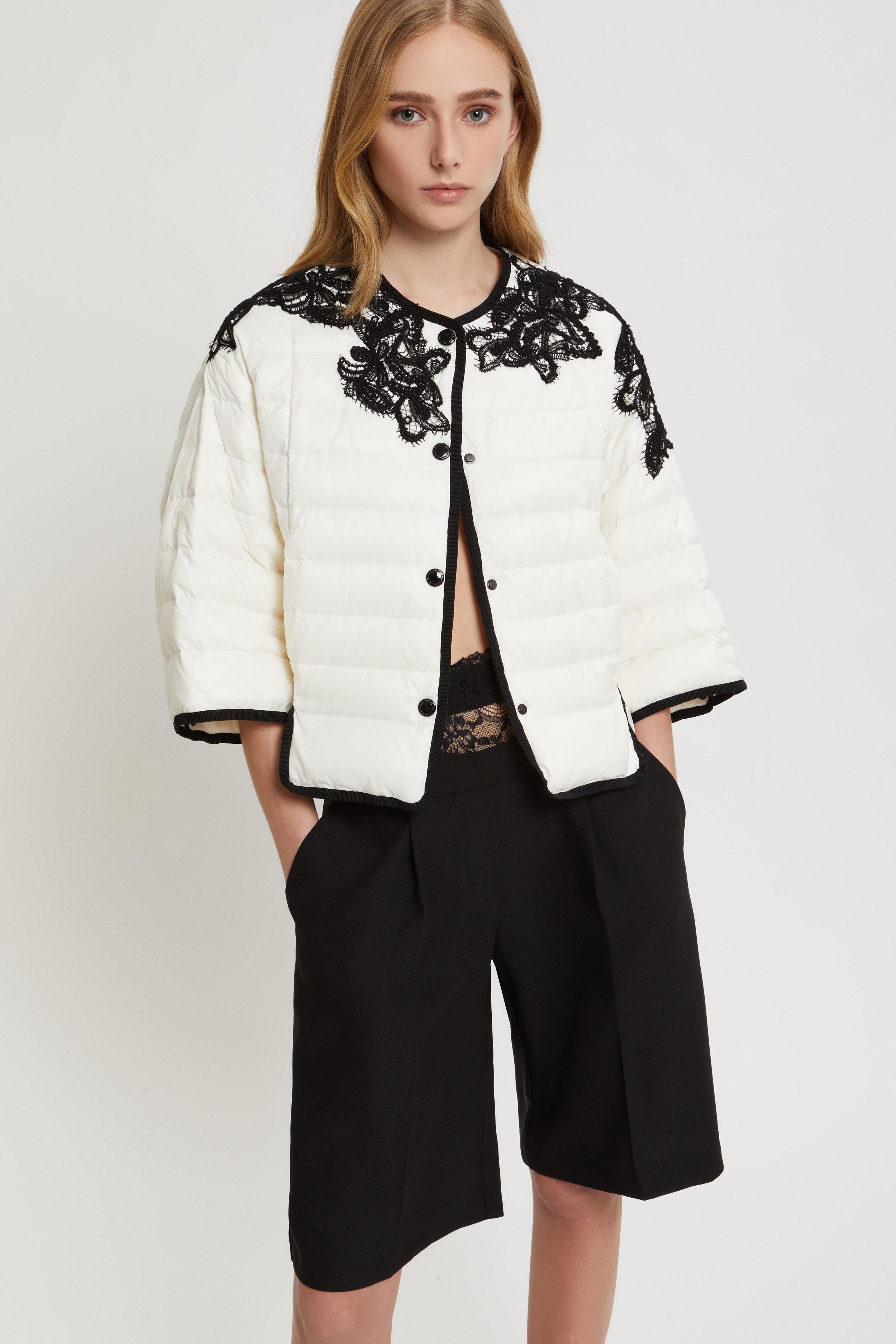 Image of PIUMINO LEGGERO RICAMATO