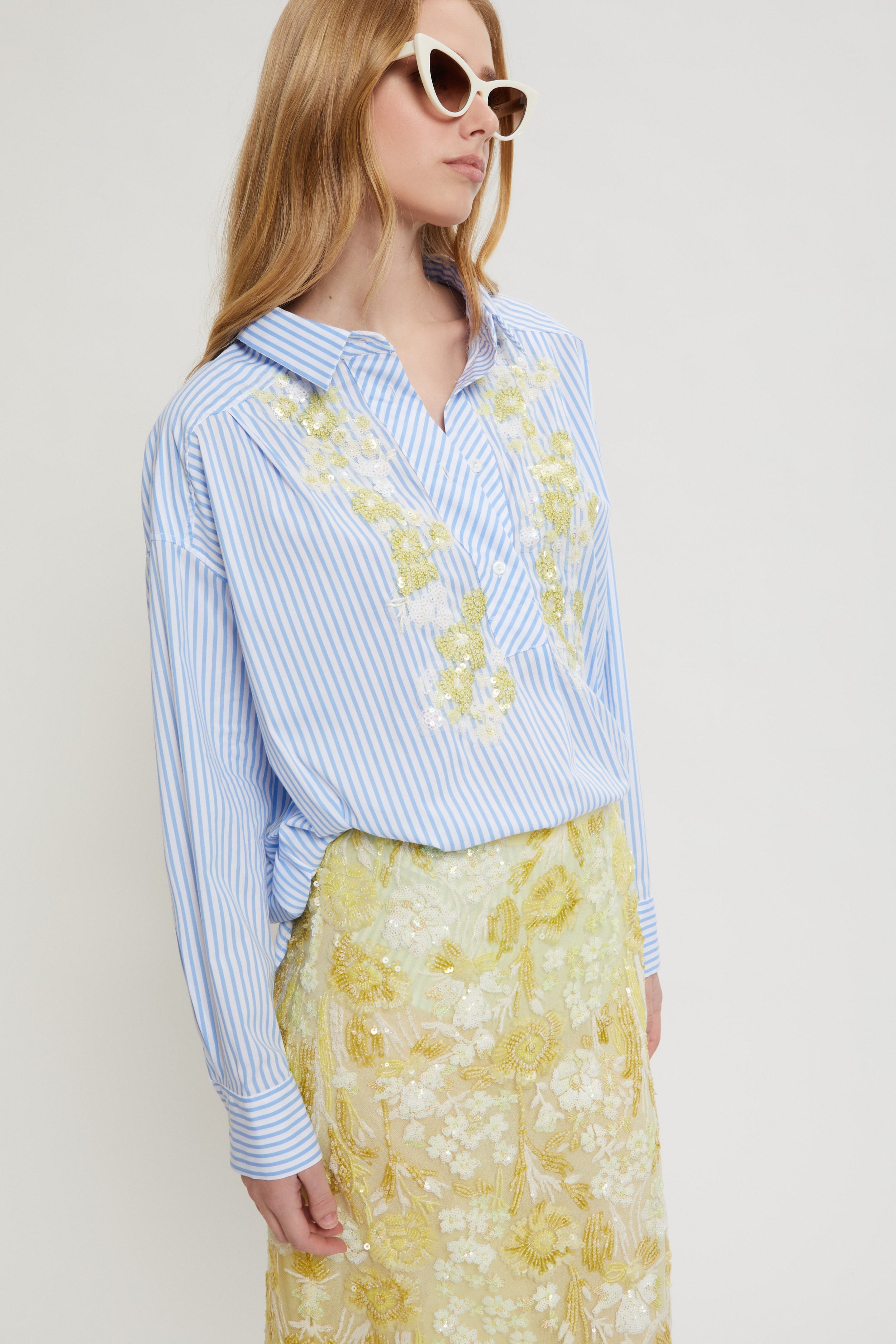 Image of CHEMISE RAYĖE EN POPELINE AVEC BRODERIE EN PAILLETTES