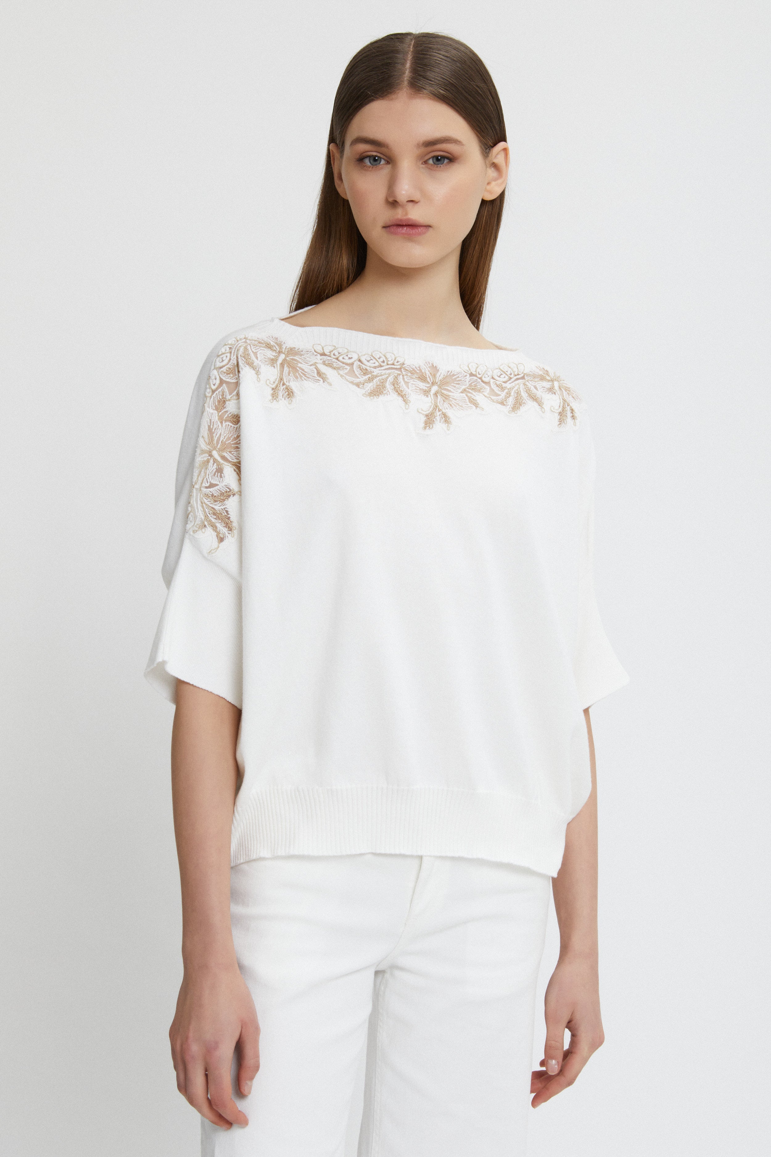 LIGHT SWEATER WITH BICOLOR REBRODé LACE