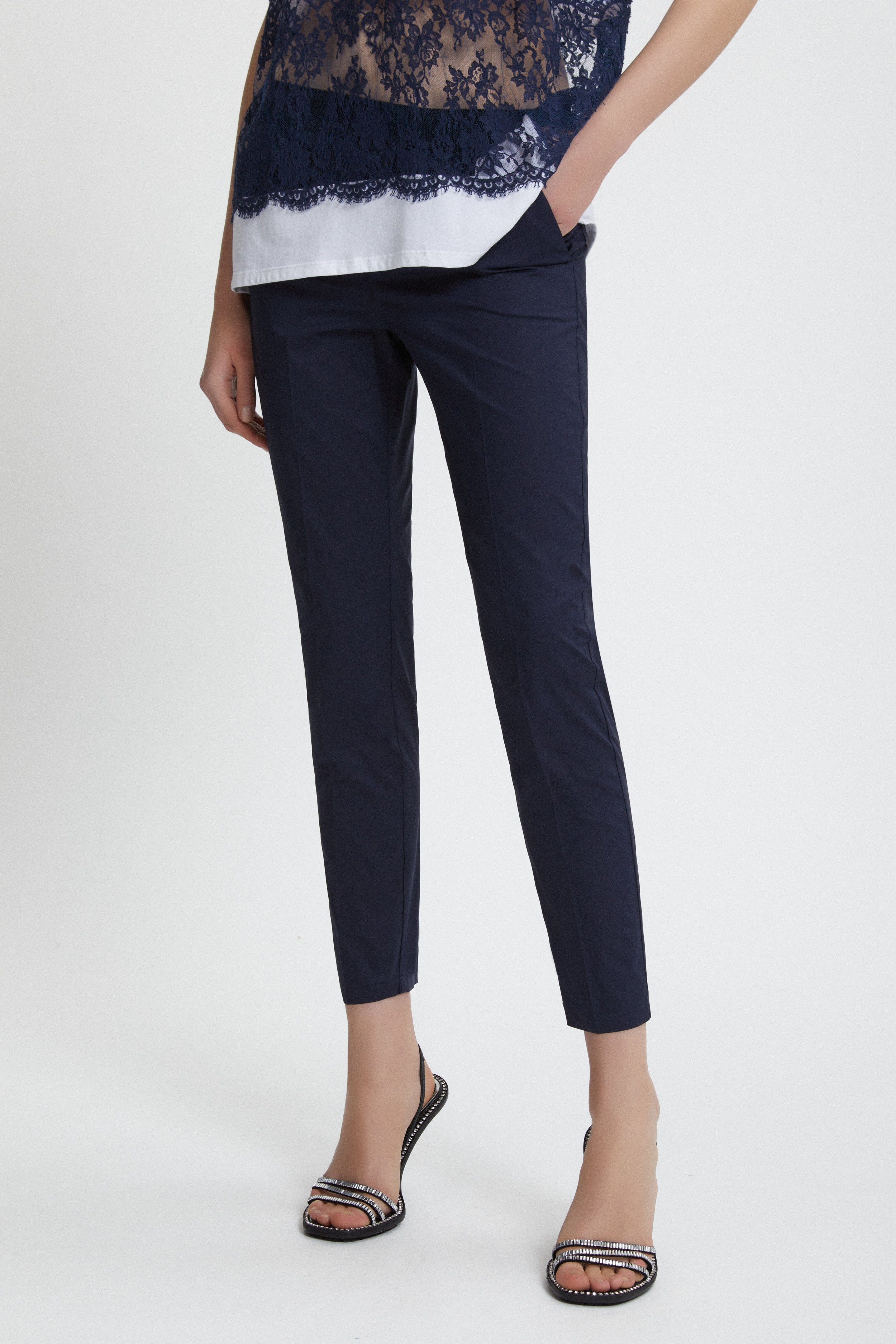 PANTALONI IN POPELINE CON ELASTICO LOGATO