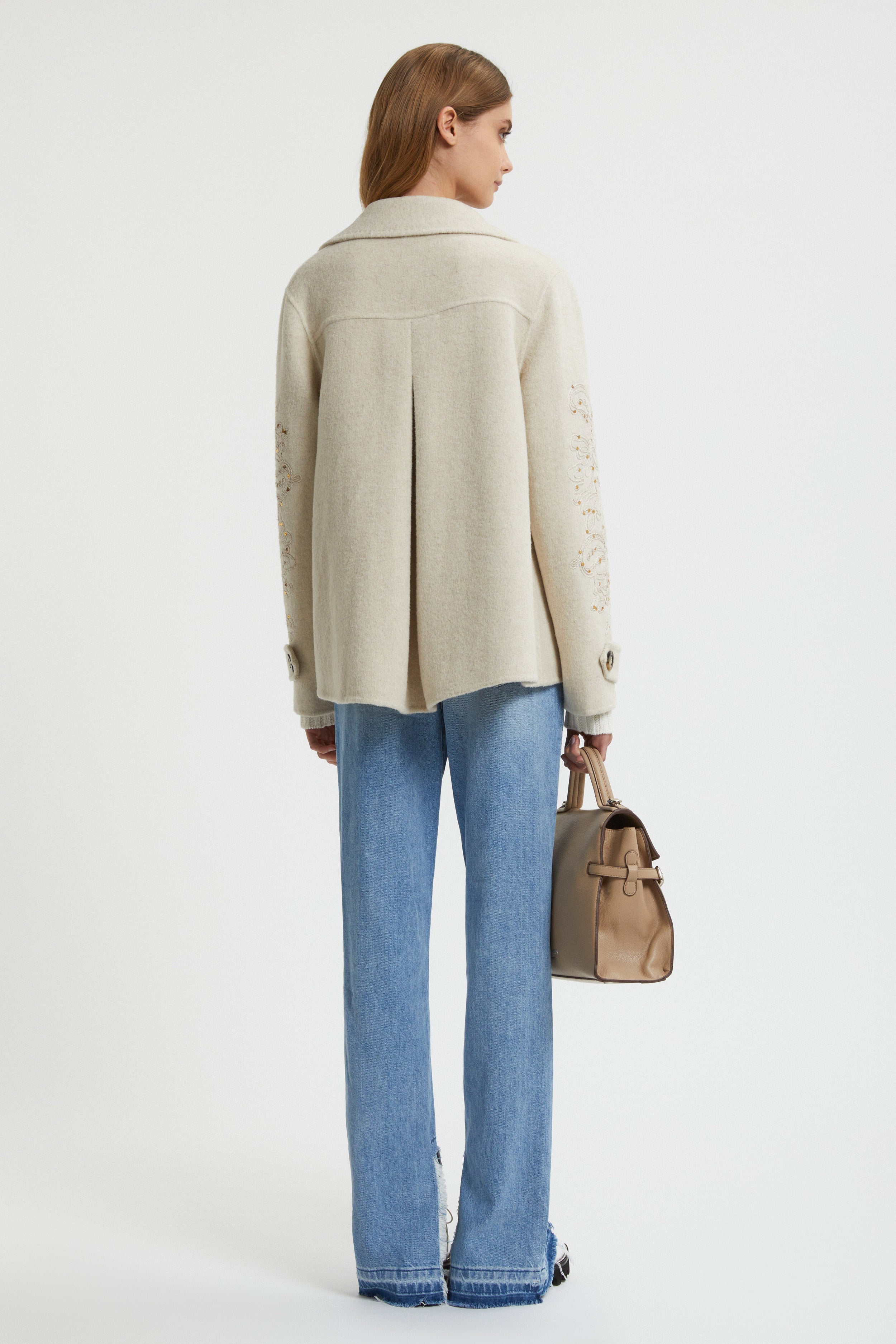 Image of VESTE EN TISSU DOUBLE AVEC MANCHES BRODES