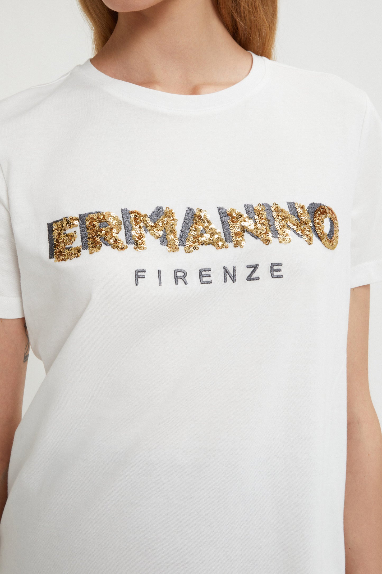 TSHIRT CON RICAMO DI PAILLETTES E PIZZO