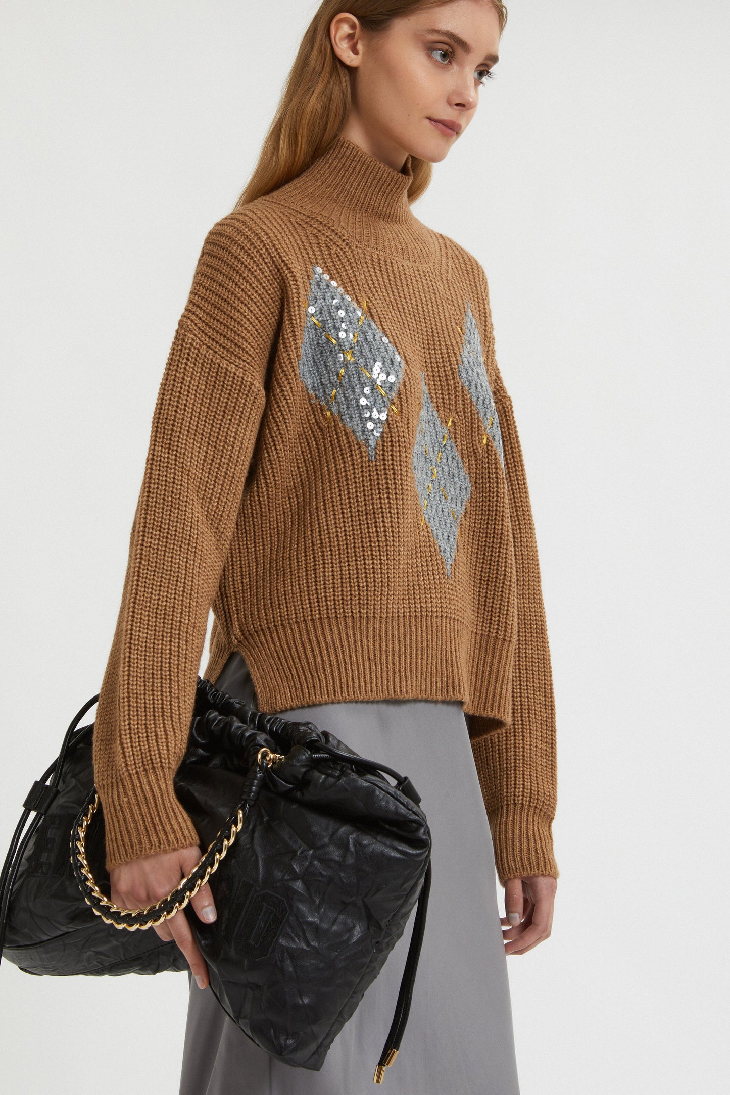 RIBBED-KNIT SWEATER WITH SEQUINS