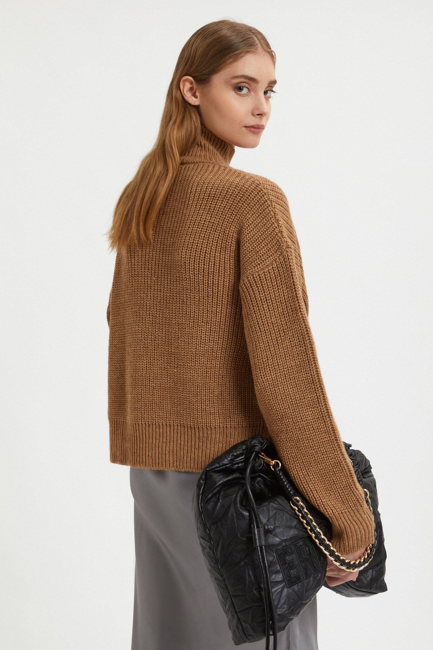 RIBBED-KNIT SWEATER WITH SEQUINS