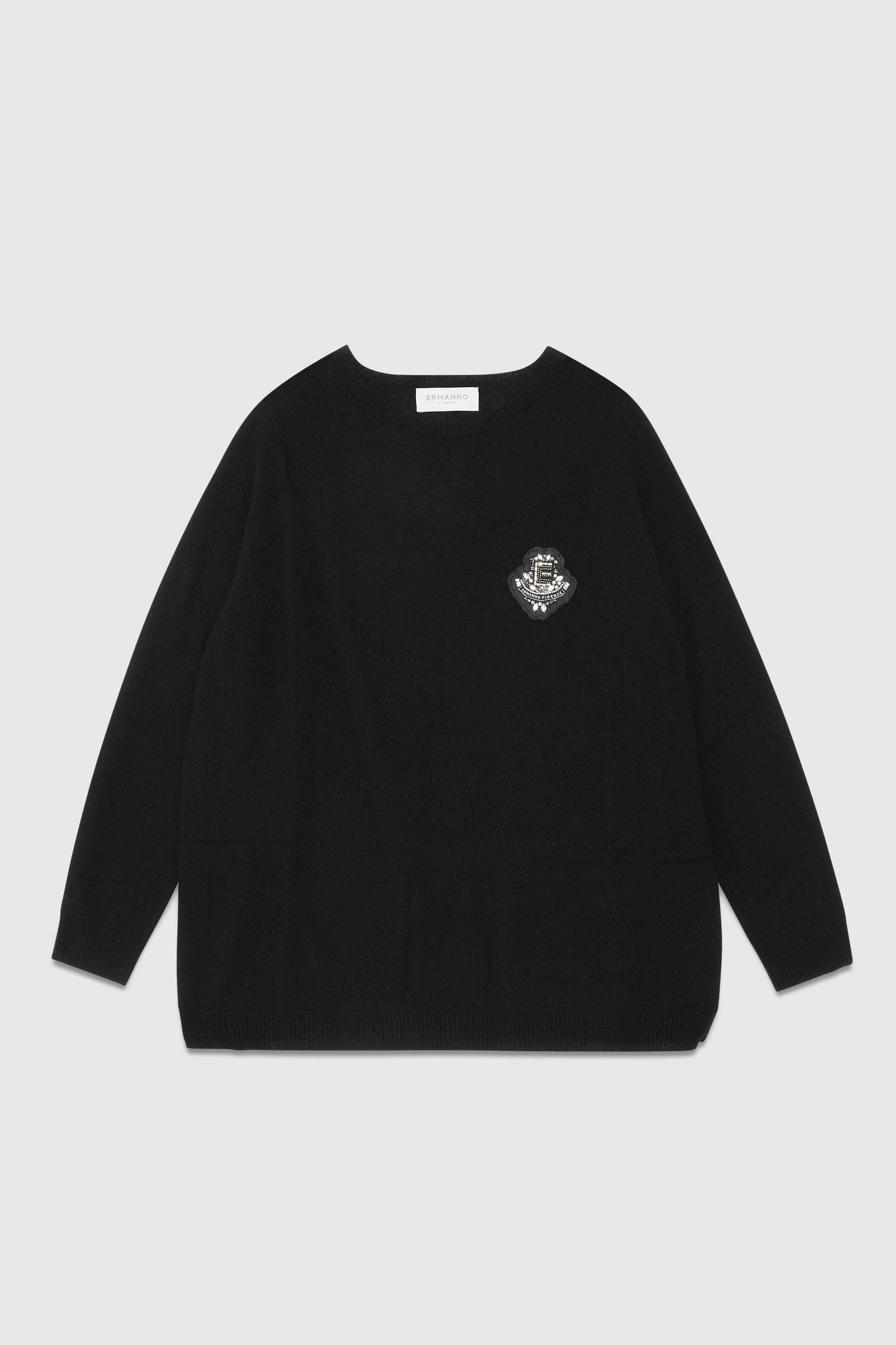 PULL AVEC ÉCUSSON BIJOU