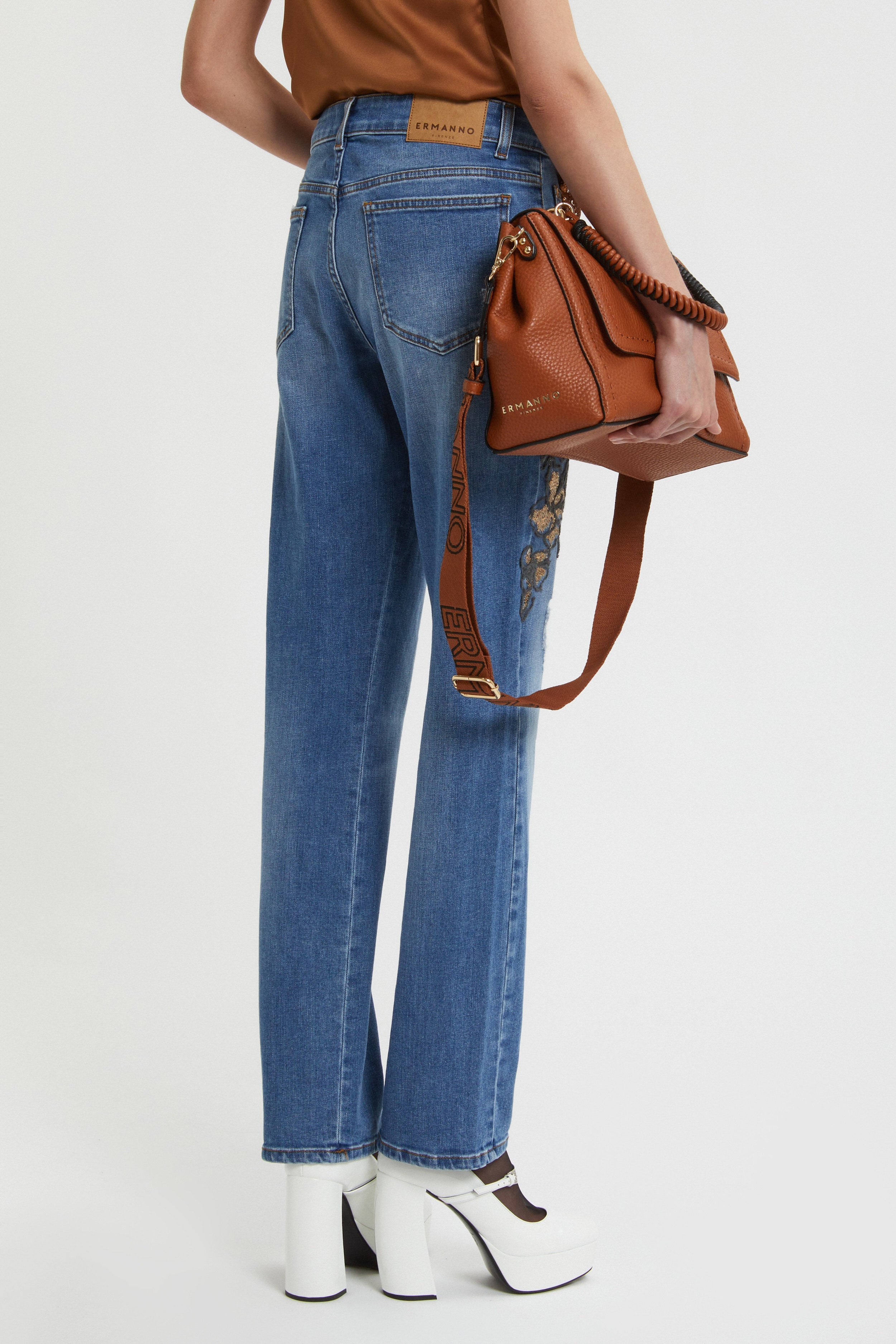 FIVE-POCKET DENIM WITH SEQUINS