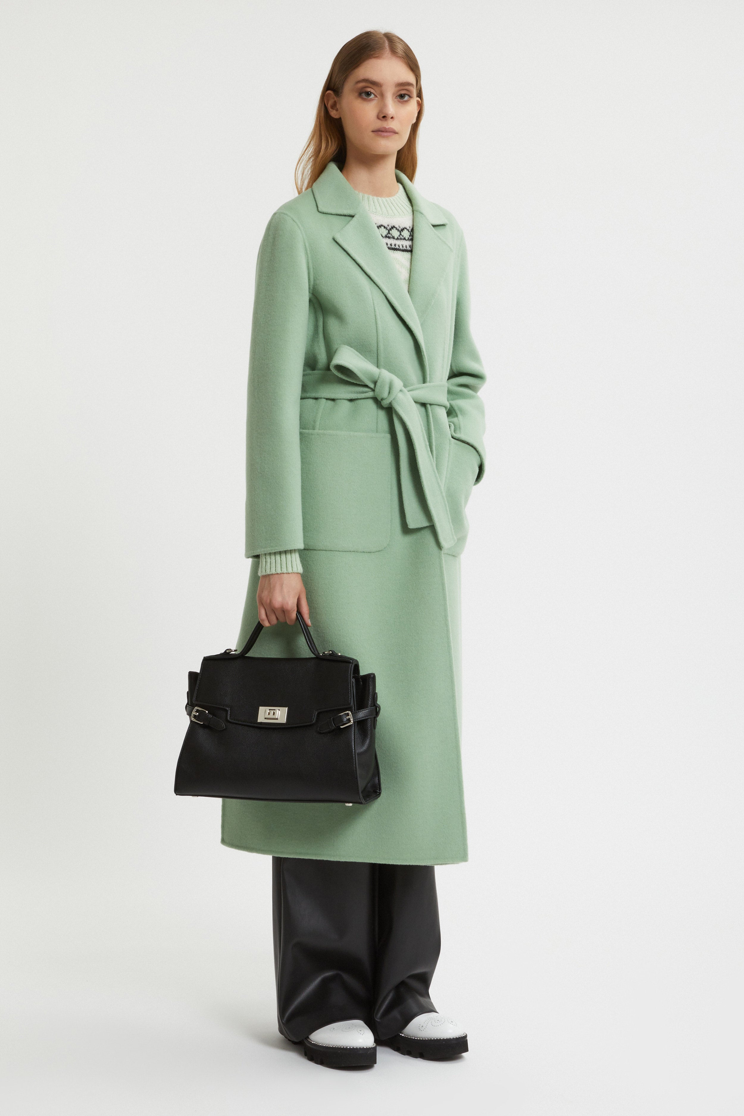 BORSA A MANO CON CHIUSURA LOGATA E FIBBIE