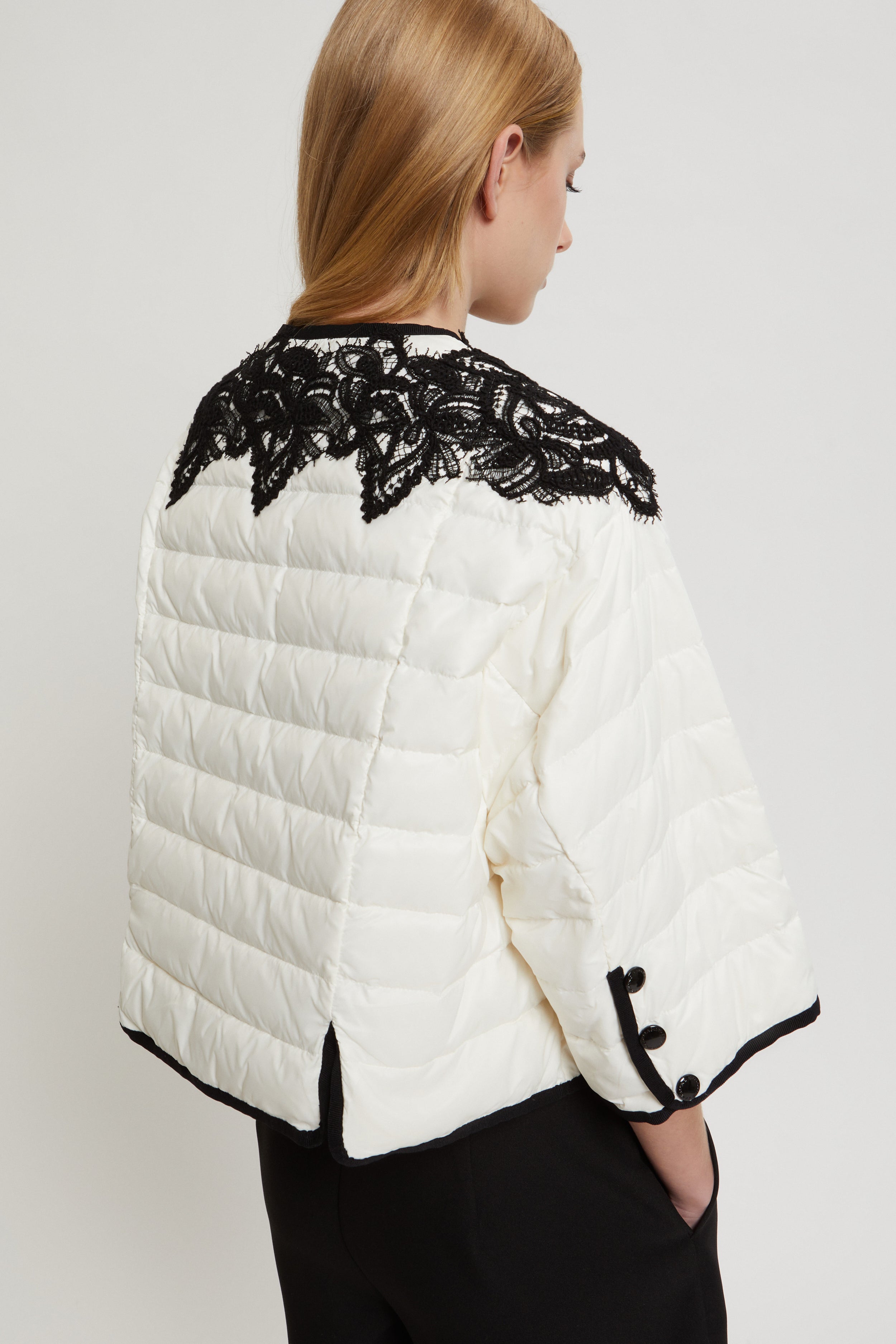 Image of PIUMINO LEGGERO RICAMATO