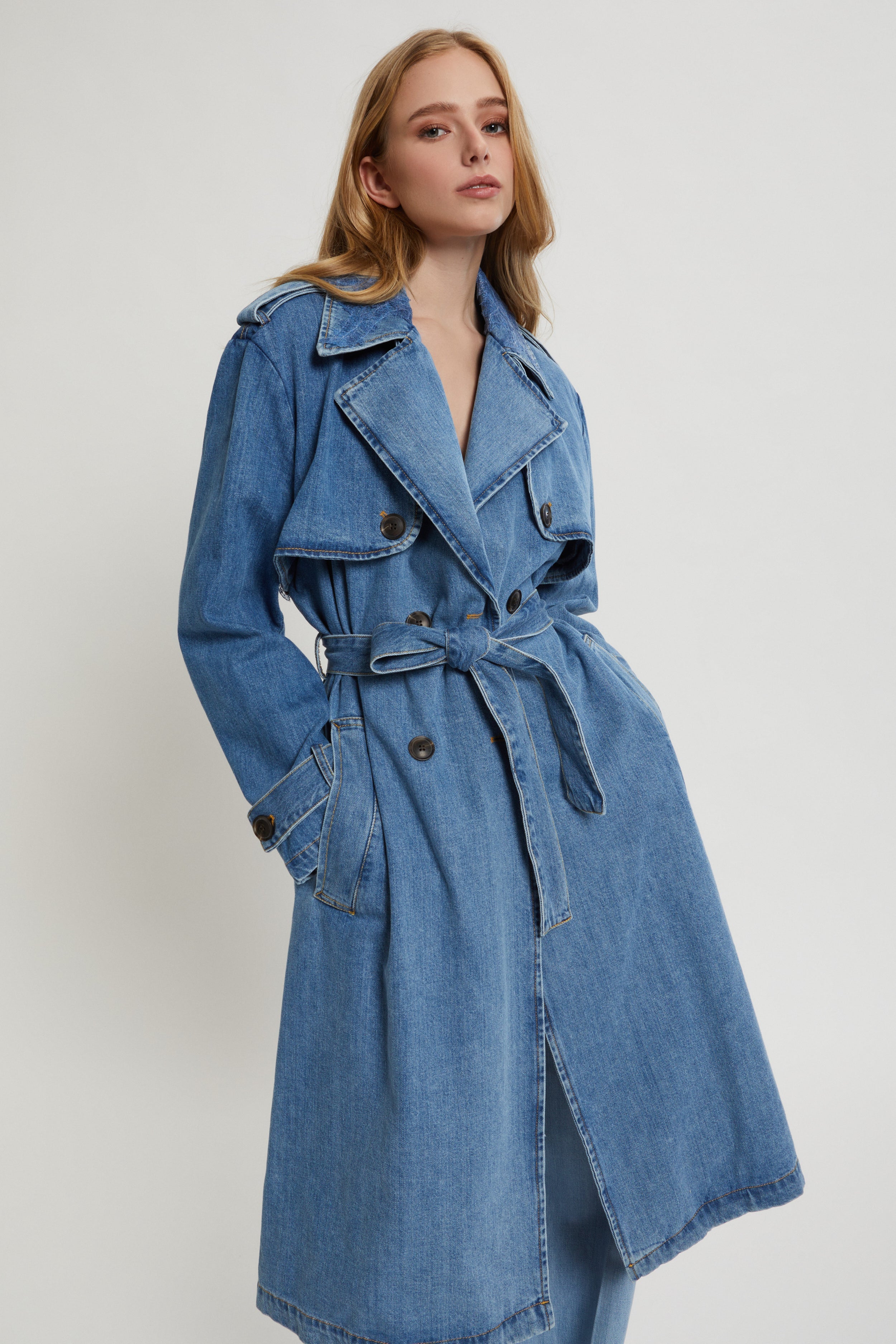 Image of TRENCH LUNGO IN DENIM CON RICAMI