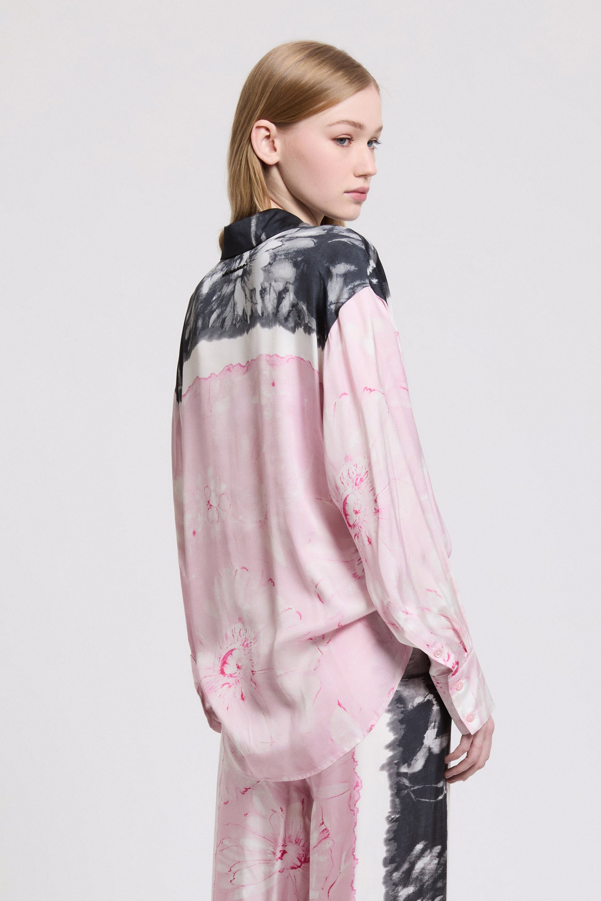 TIE&DIE PRINTED SATIN SHIRT