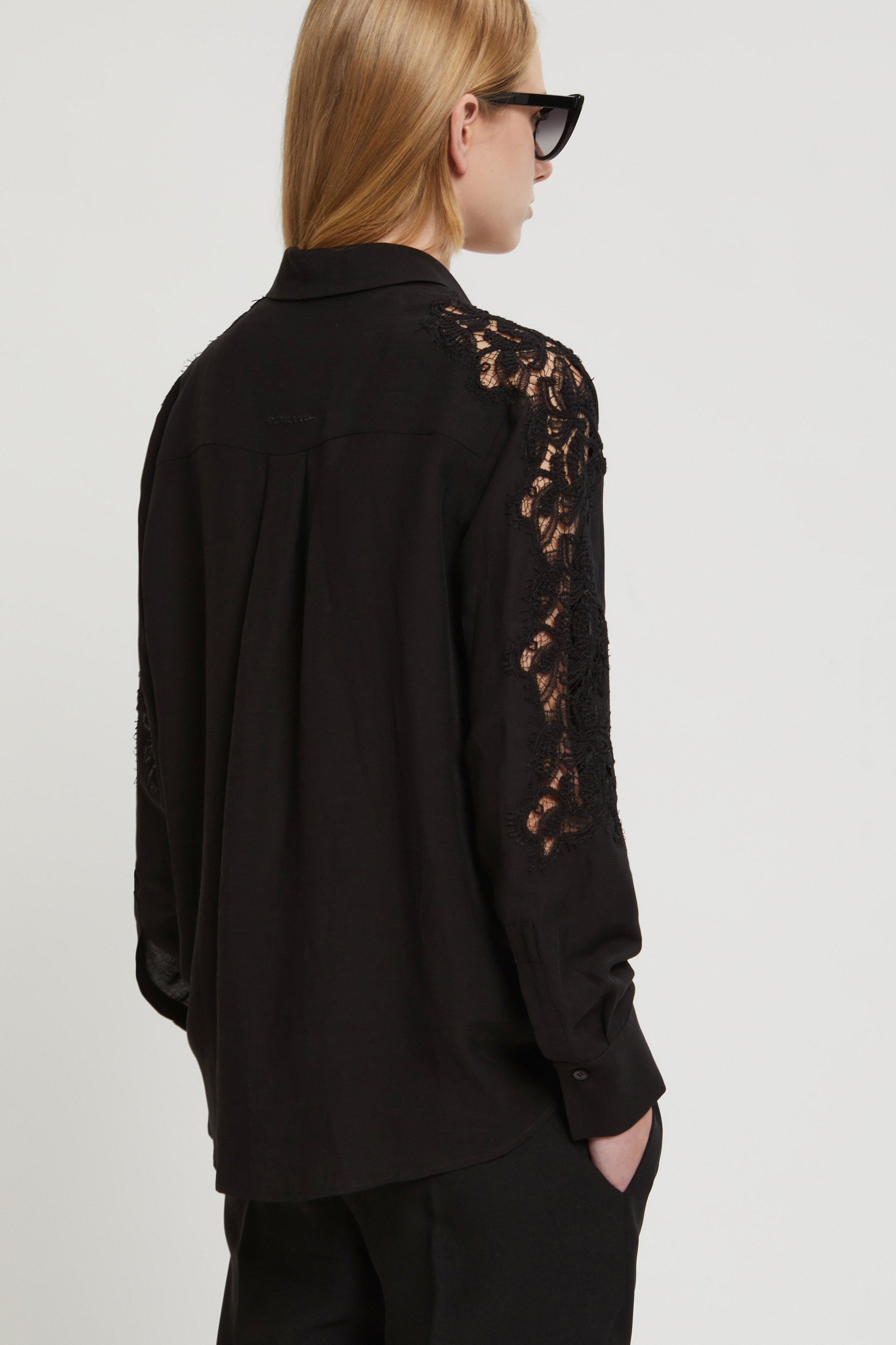 Image of CHEMISE EN MĖLANGE DE LIN AVEC BRODERIE