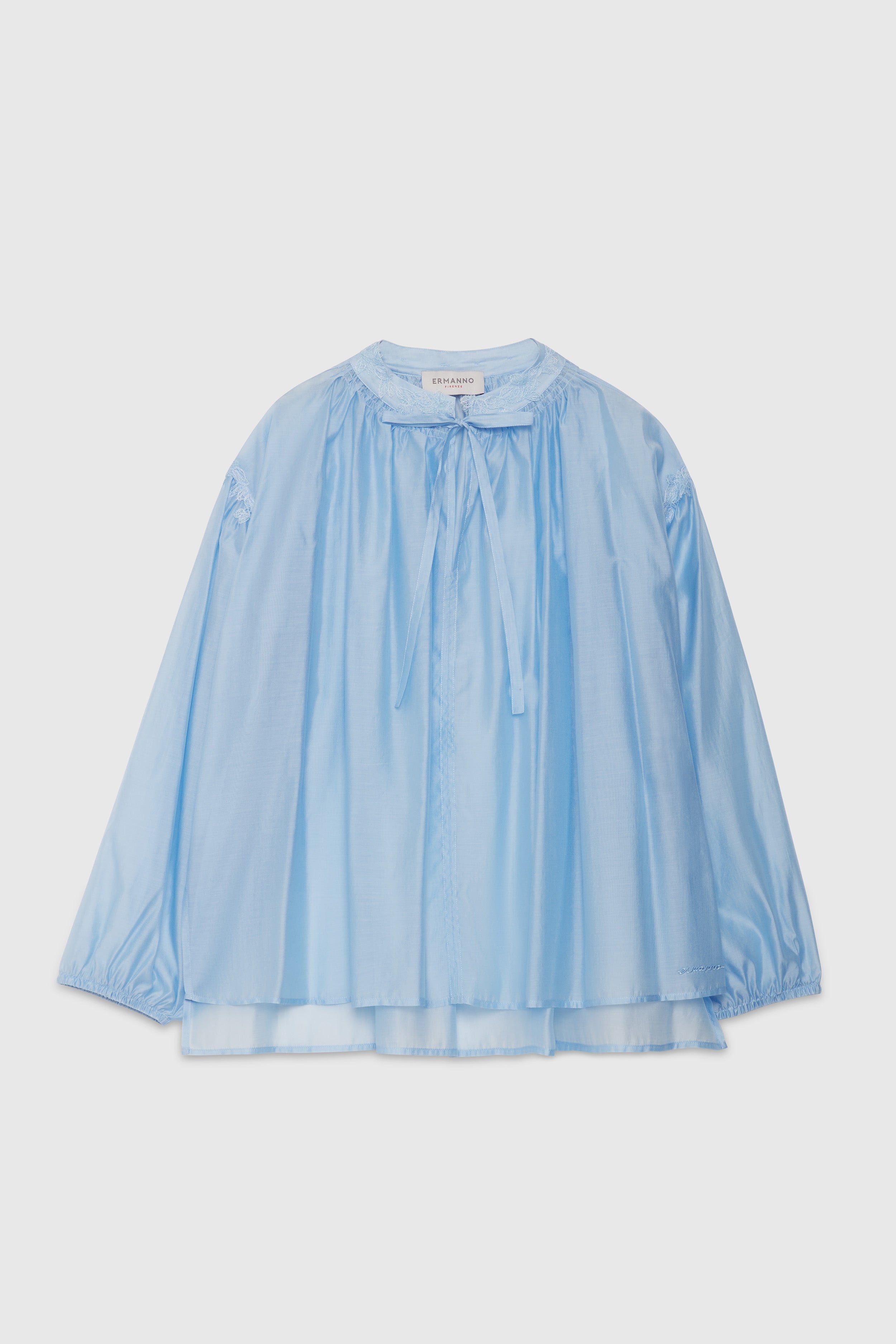 BLOUSE WITH LACE APPLICATION