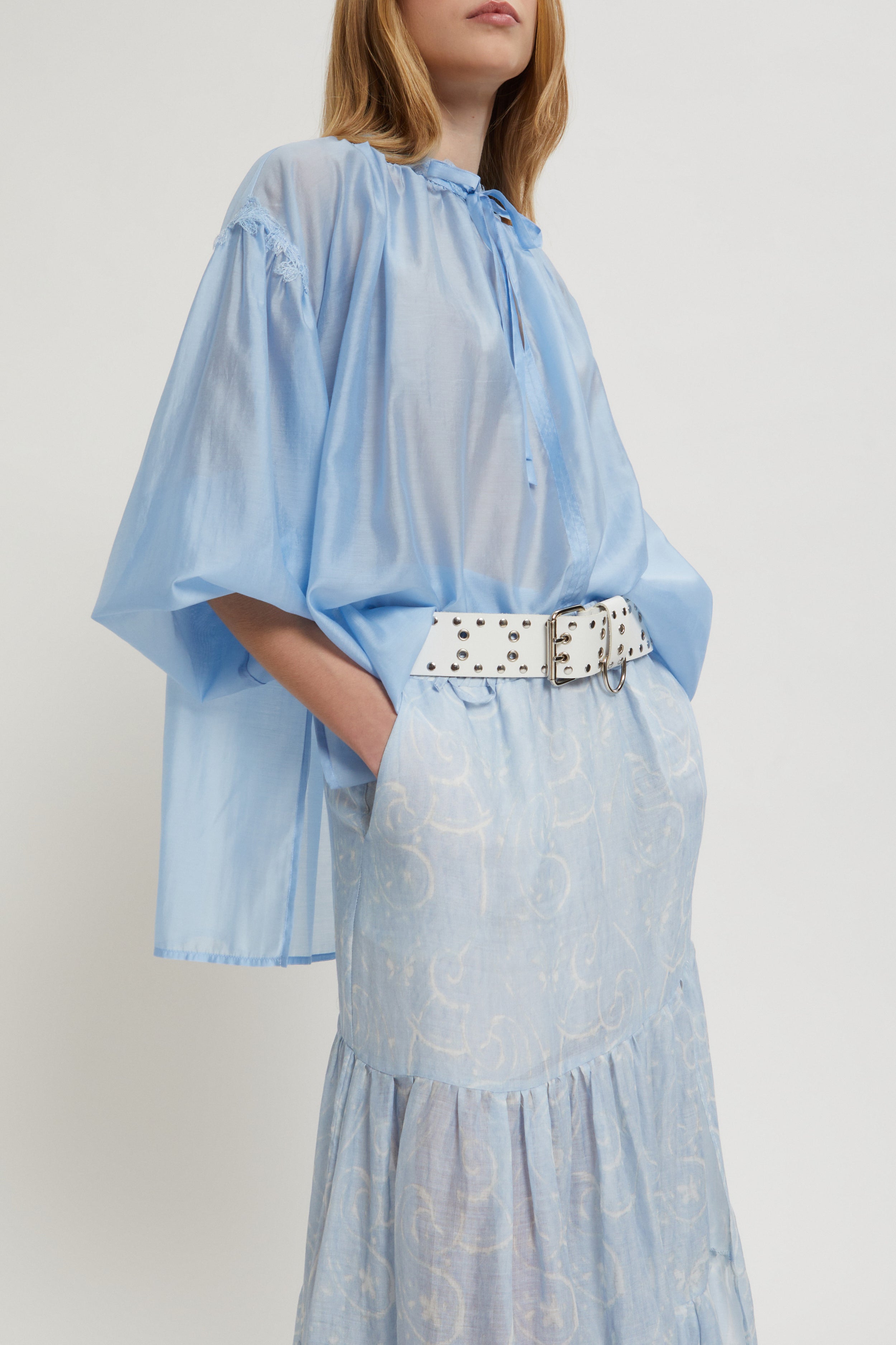 Image of CHEMISE EN VOILE AVEC BRODERIES DĖGRADĖ