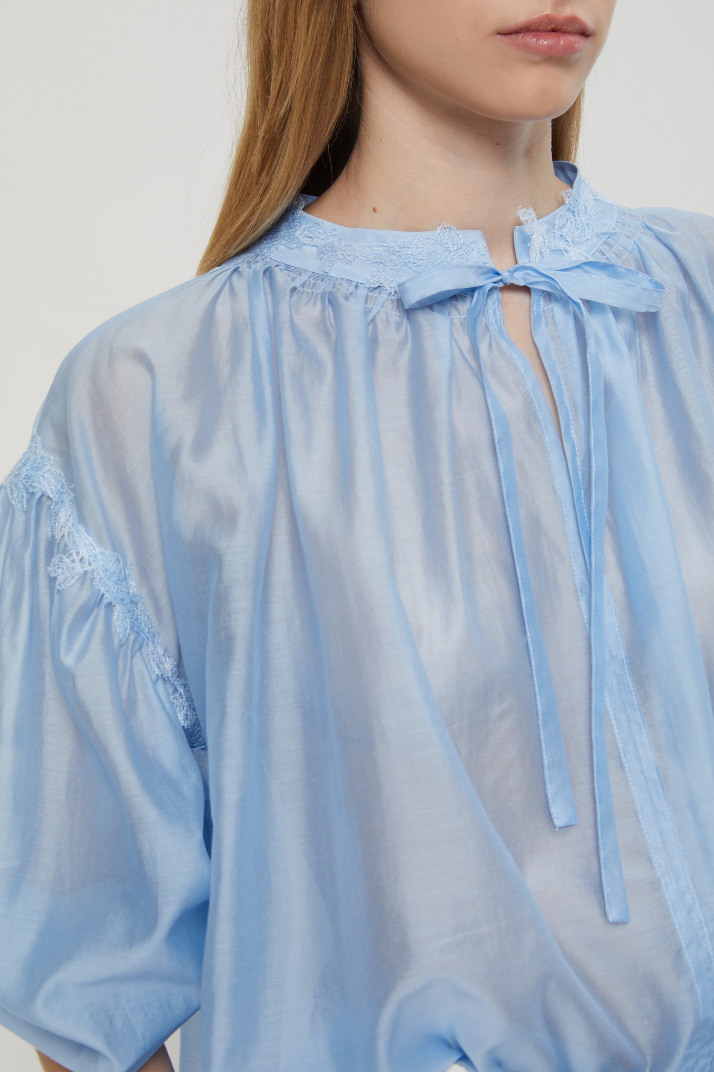 Image of CHEMISE EN VOILE AVEC BRODERIES DĖGRADĖ