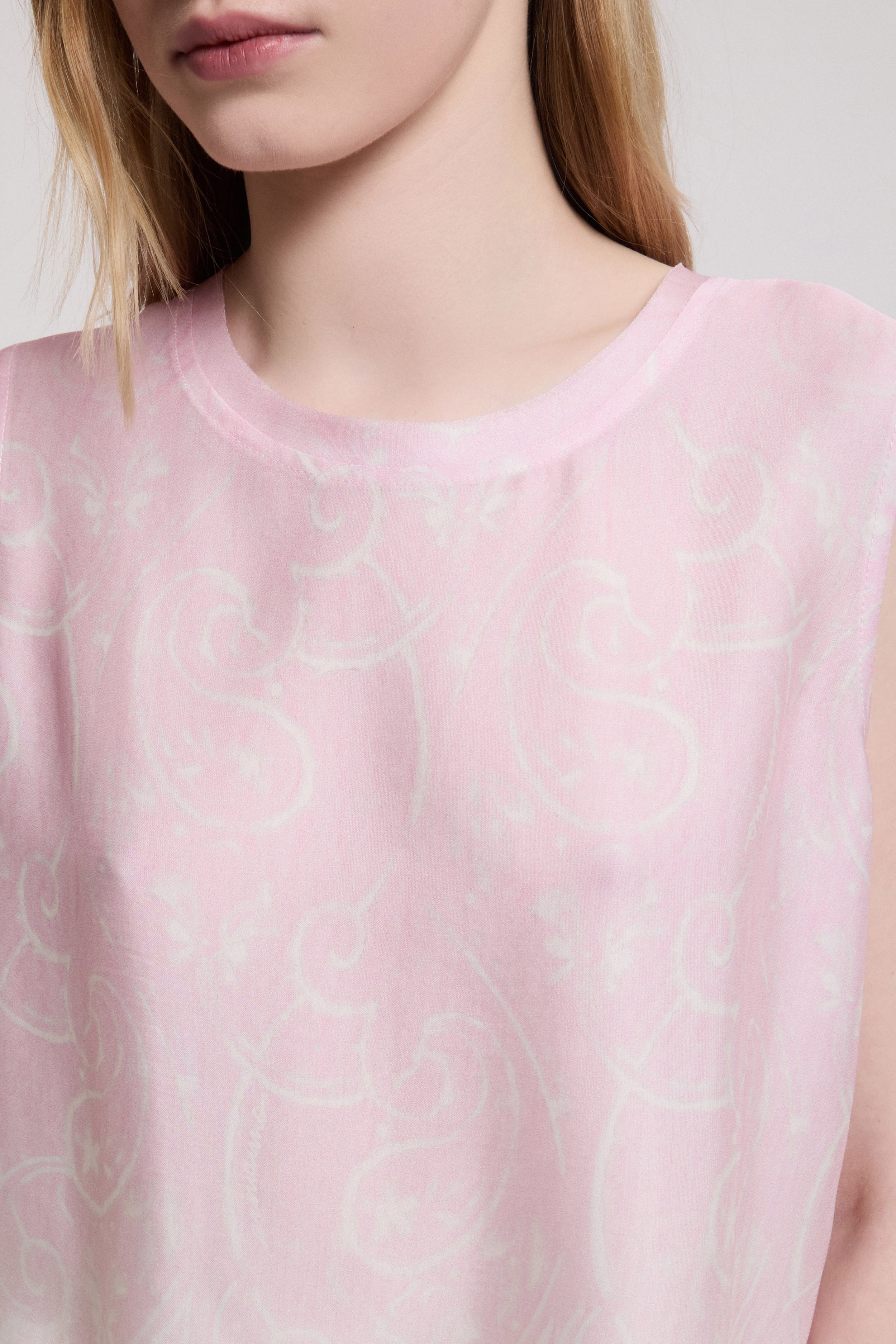 TOP IN RASO CON STAMPA MACRAMÈ SFUMATA