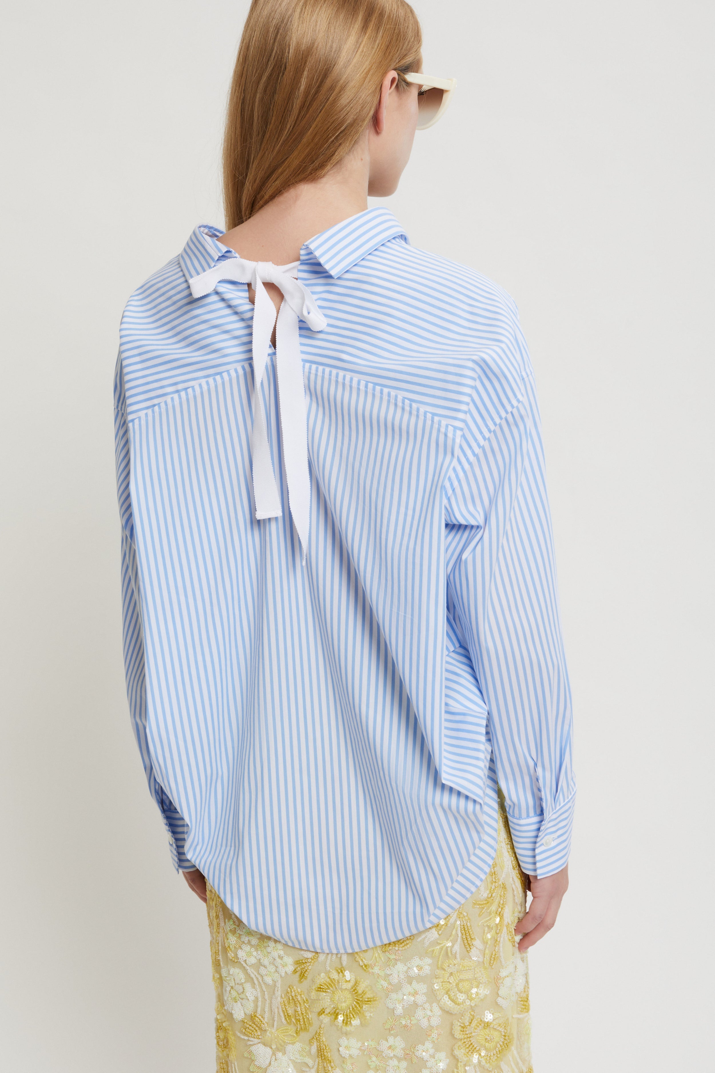 Image of CAMICIA IN POPELINE RIGATO CON RICAMO PAILLETTES