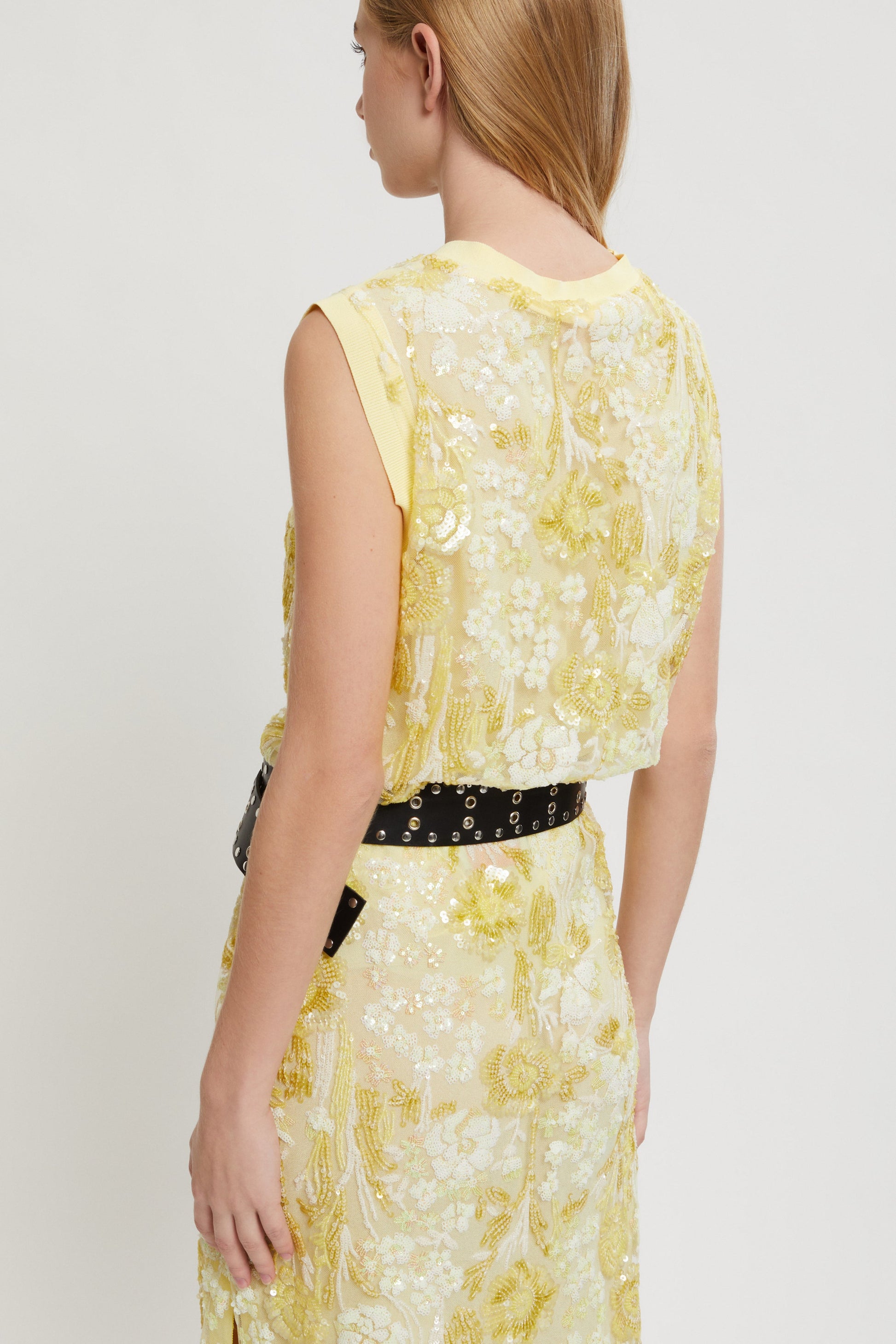 TOP WITH SEQUINED FLOWERS
