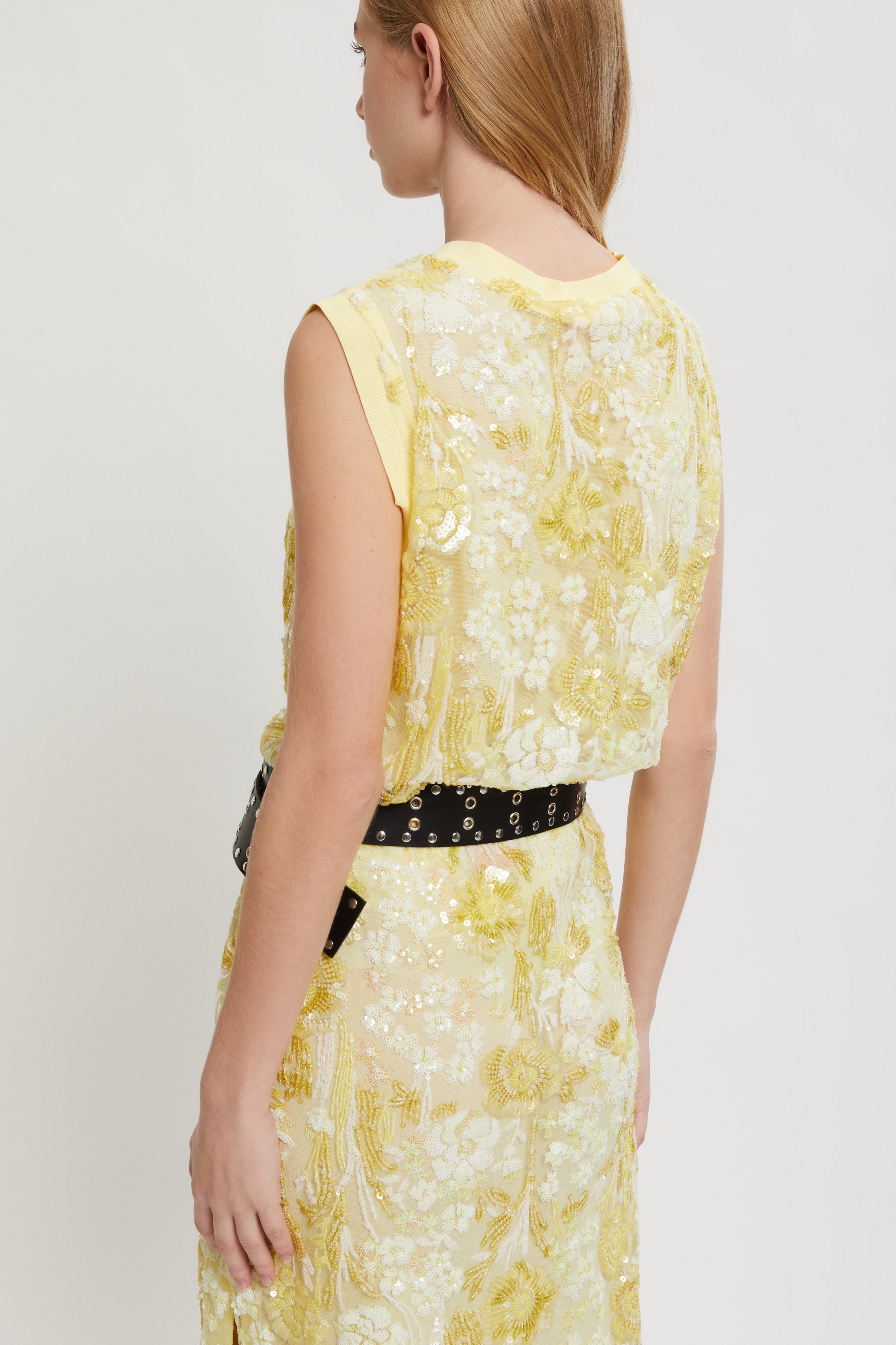 TOP WITH SEQUINED FLOWERS