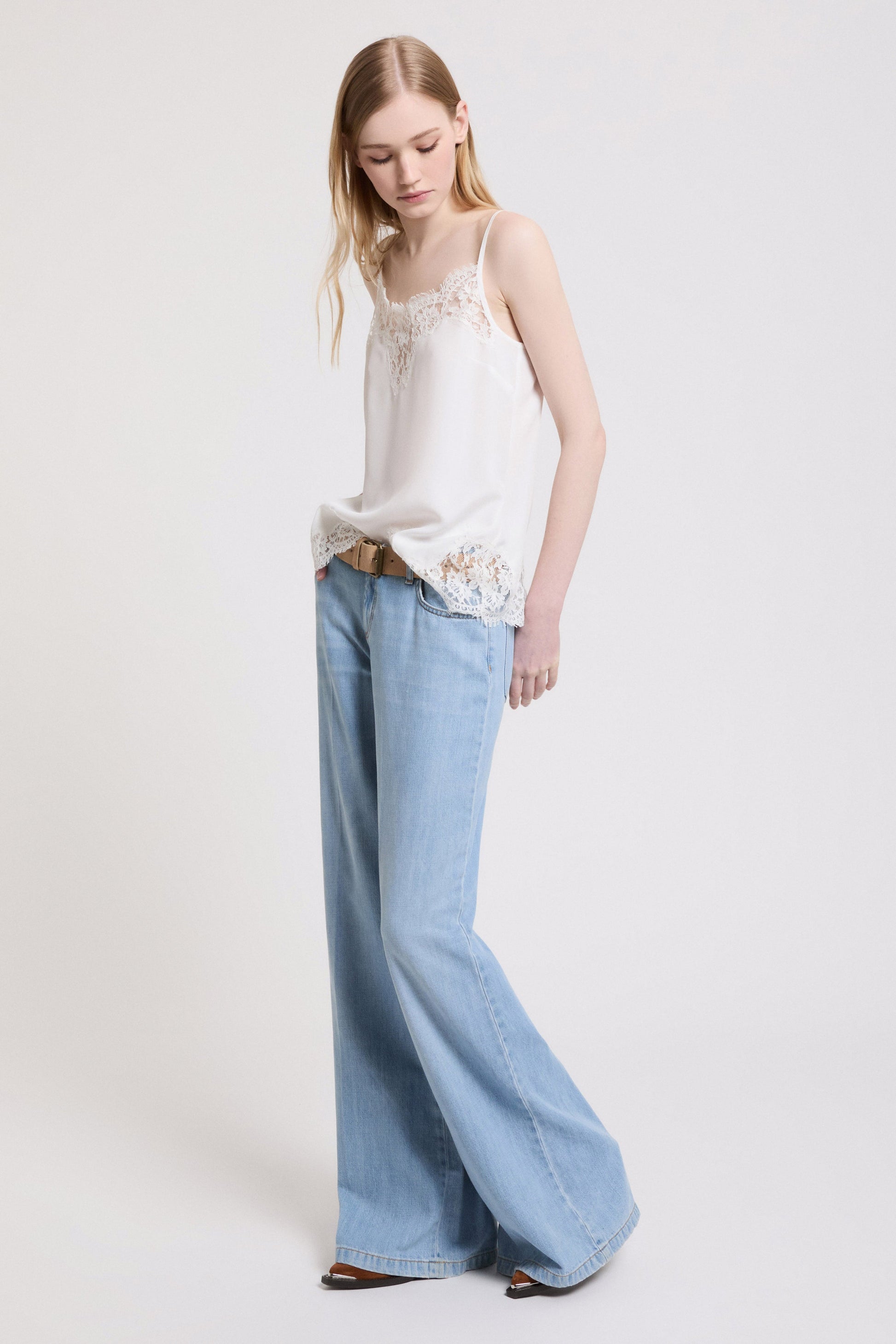 SILK BLENDED TOP WITH LACE