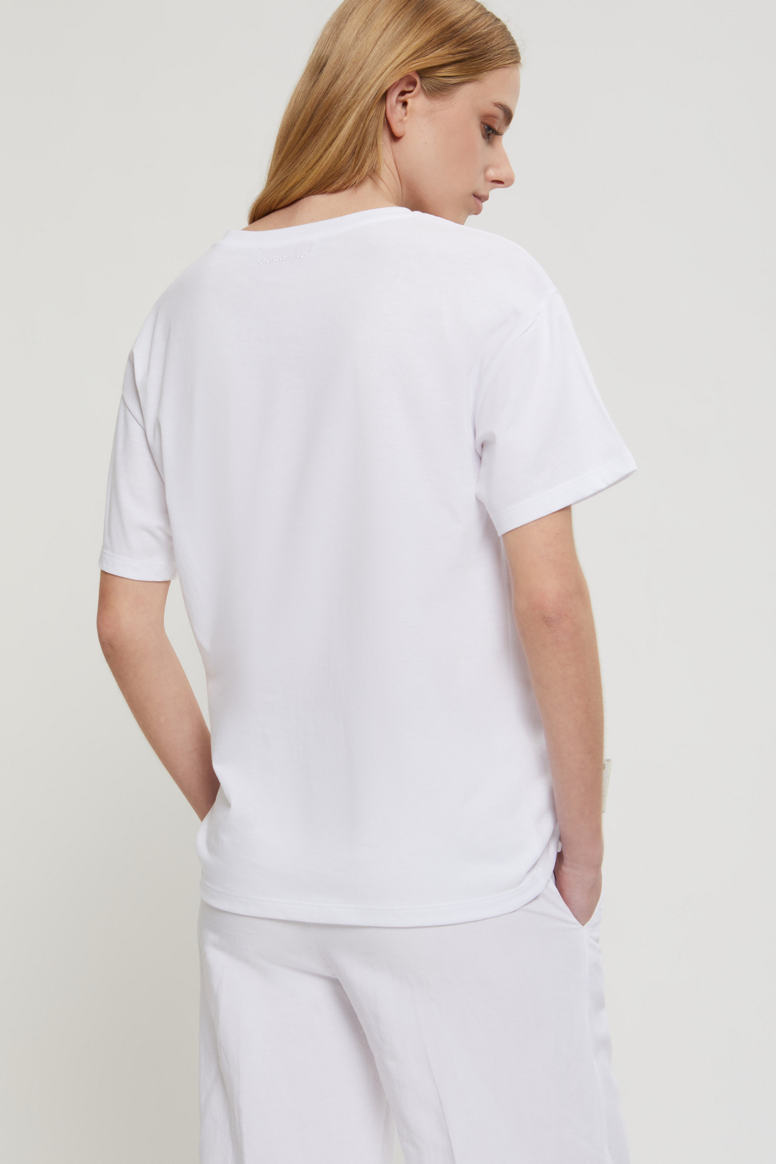 T-SHIRT AVEC BRODERIE EN DENTELLE REBRODĖ