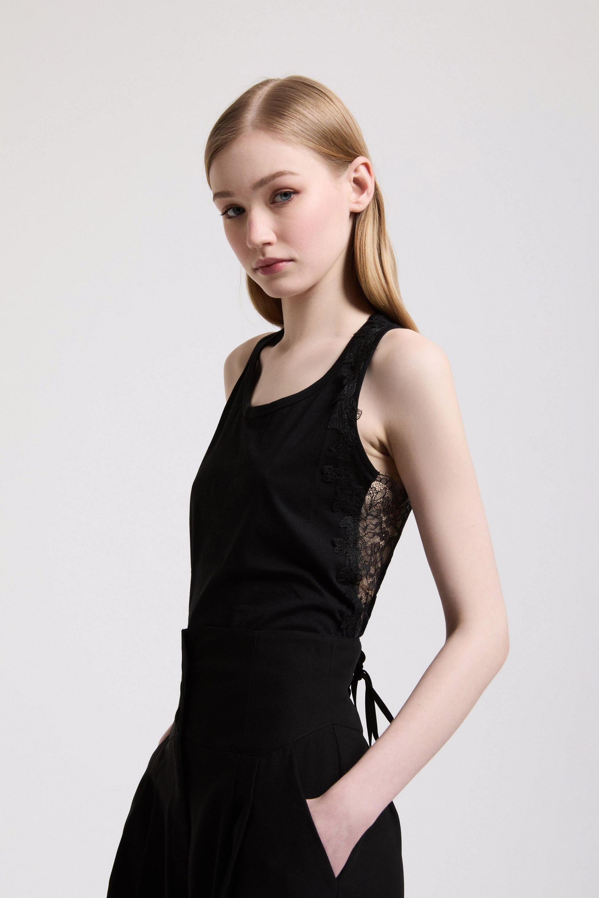 CANOTTIERA VOGATORE CON PIZZO E STRASS