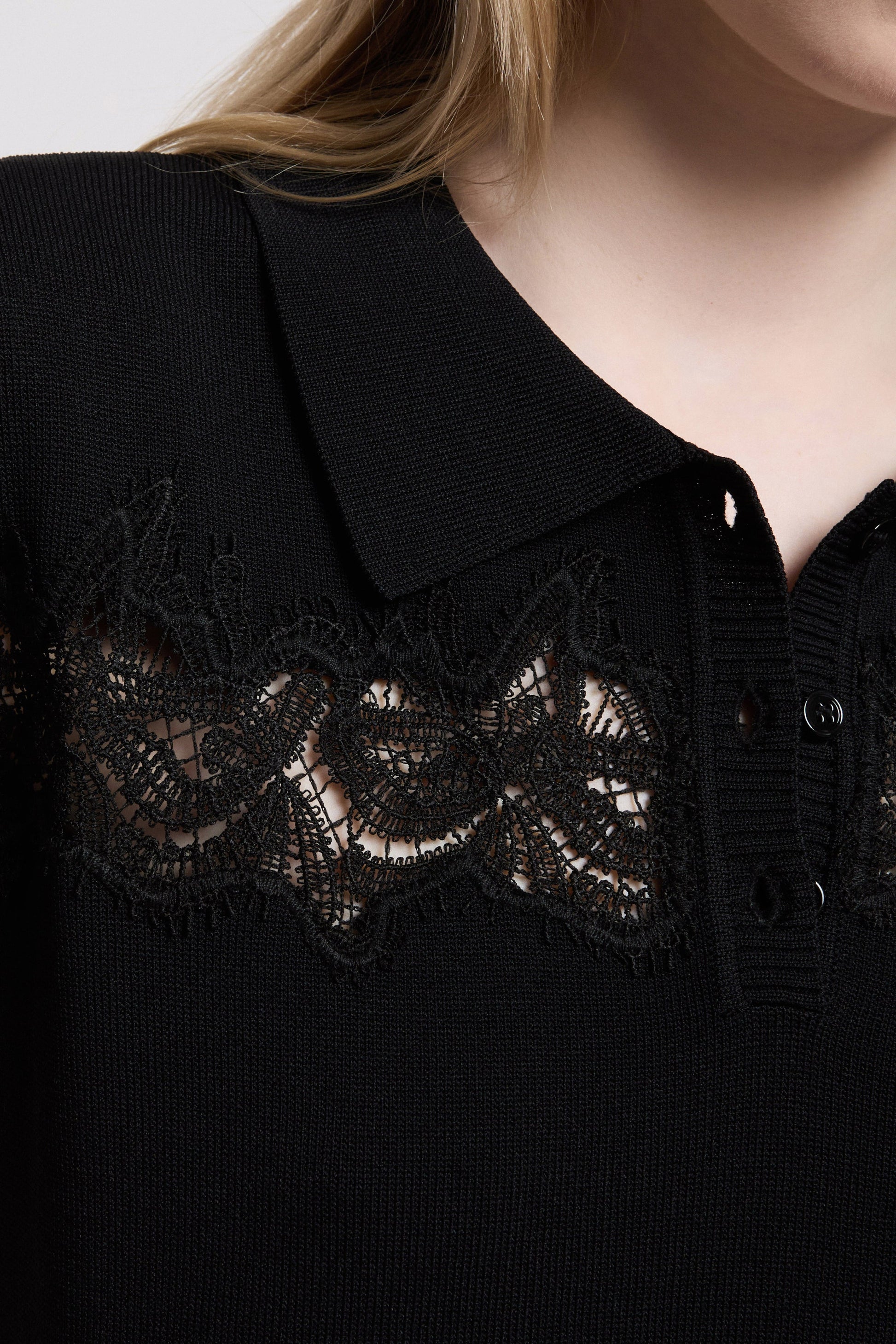 POLO AVEC DENTELLE BRODĖ