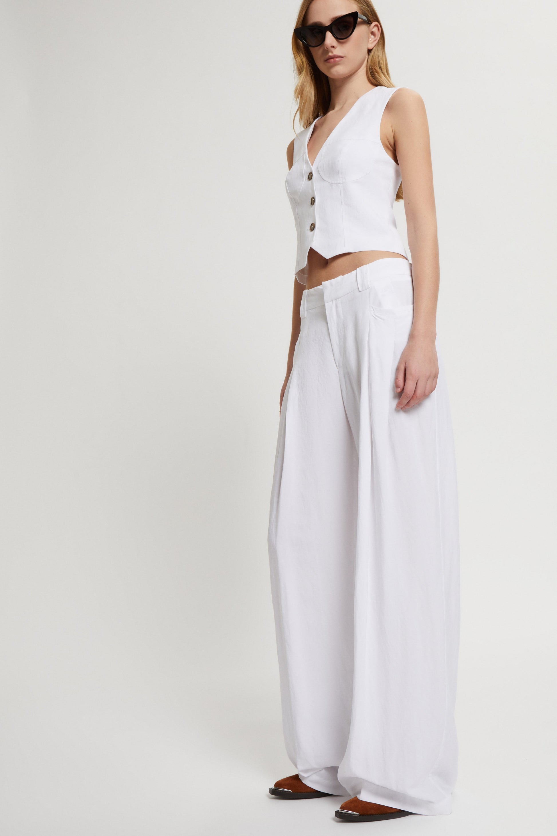 GILET IN MISTO LINO CON TAGLI A BUSTIER