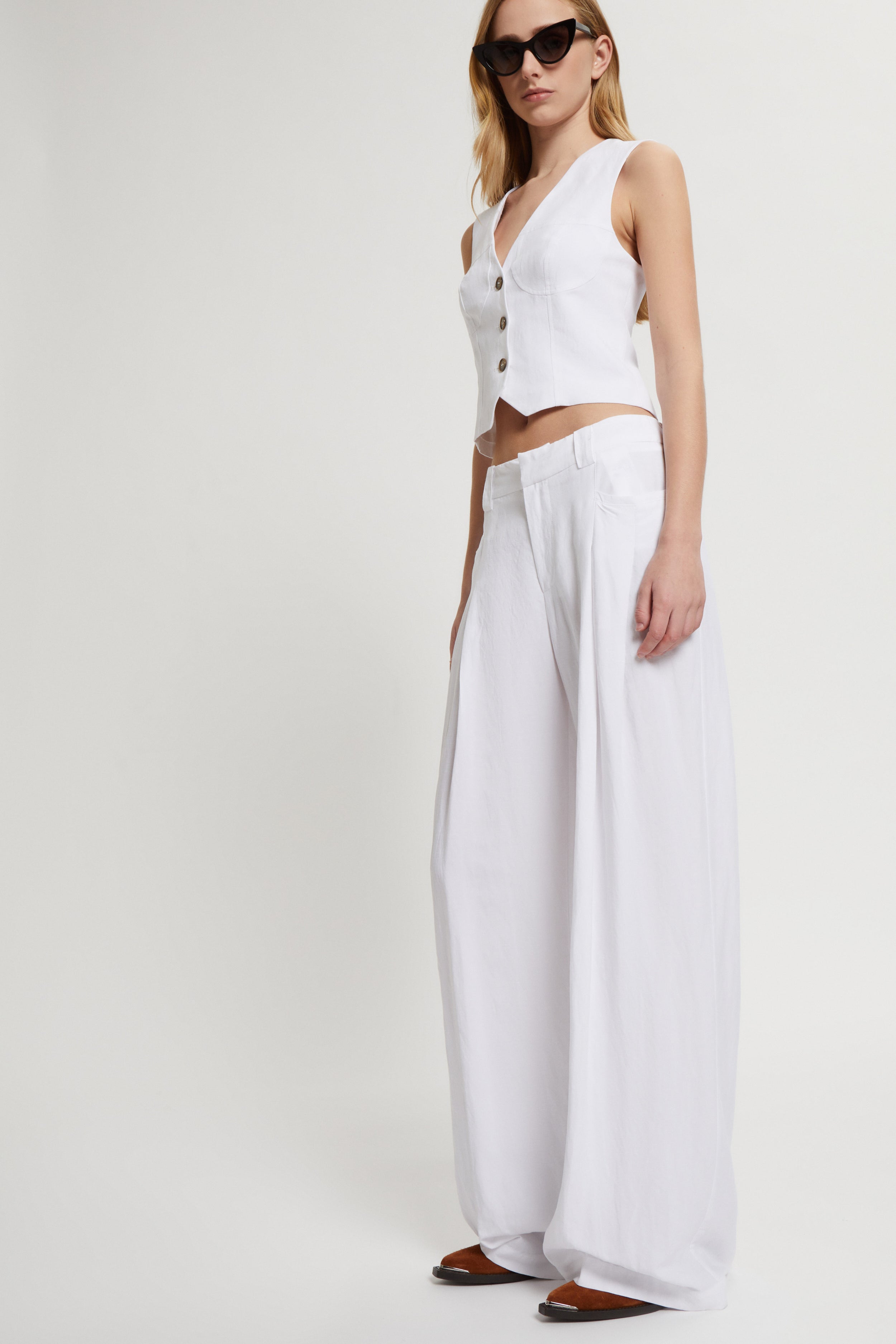 GILET IN MISTO LINO CON TAGLI A BUSTIER