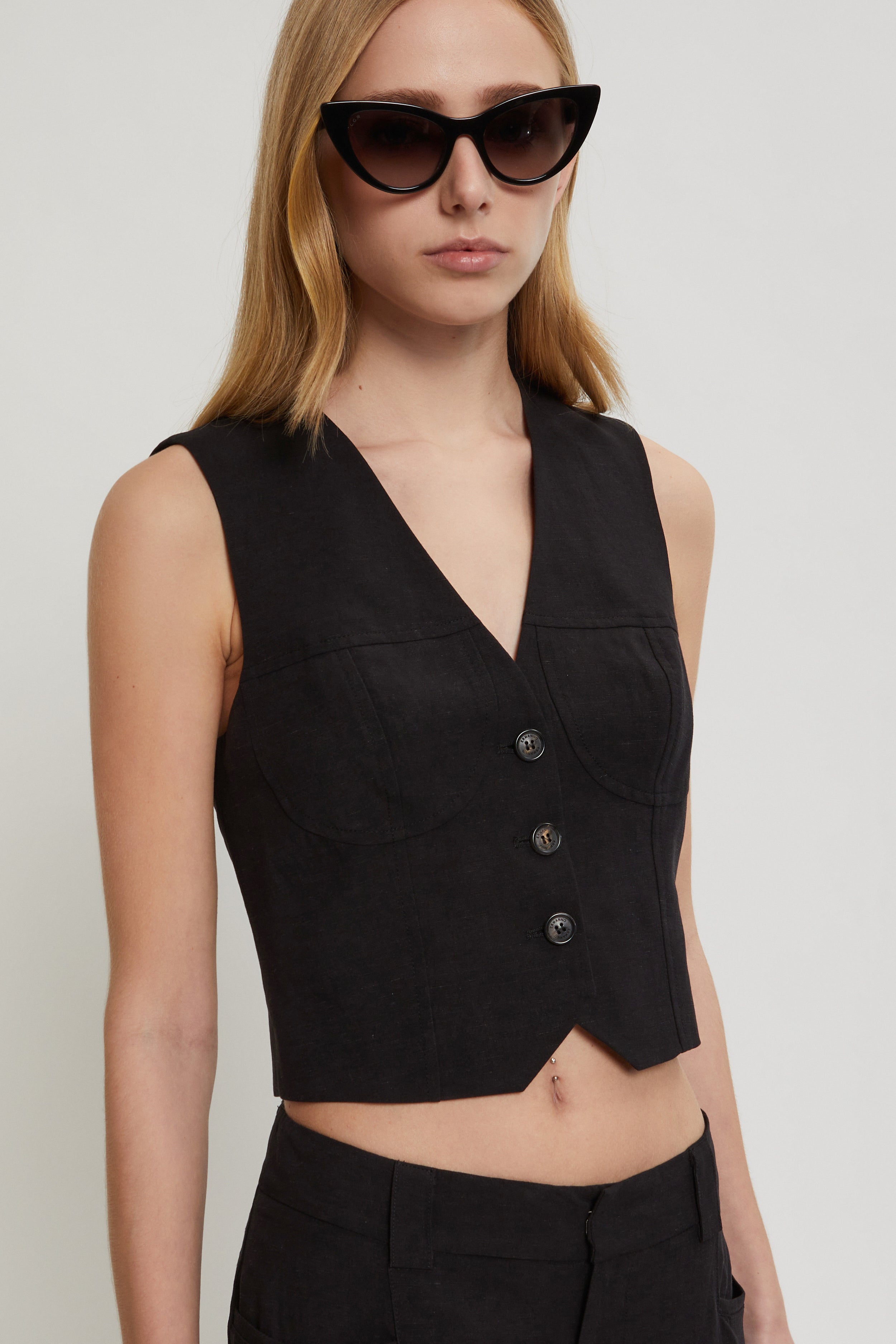 GILET EN MĖLANGE LIN AVEC DĖCOUPES À BUSTIER