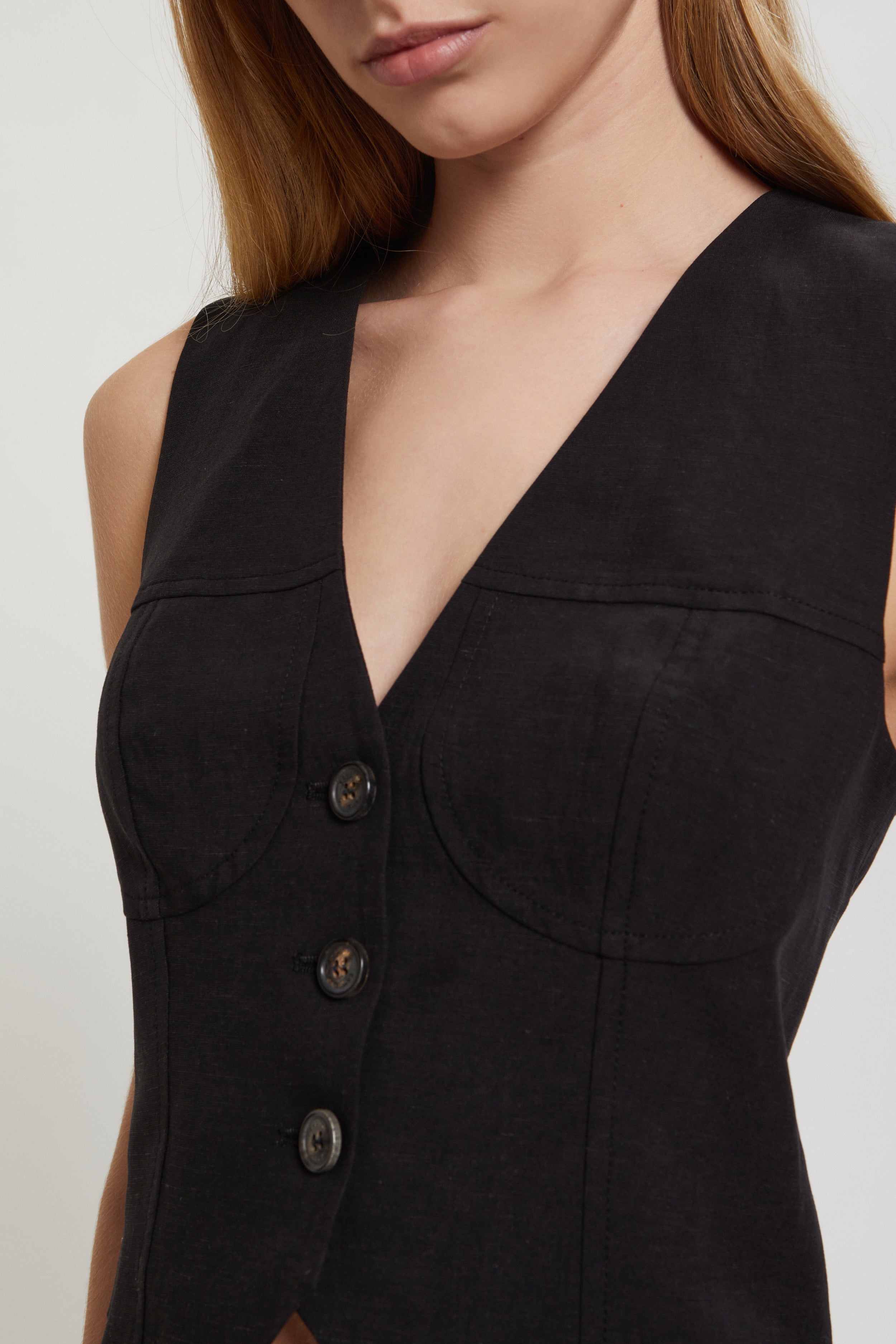 Image of GILET IN MISTO LINO CON TAGLI A BUSTIER