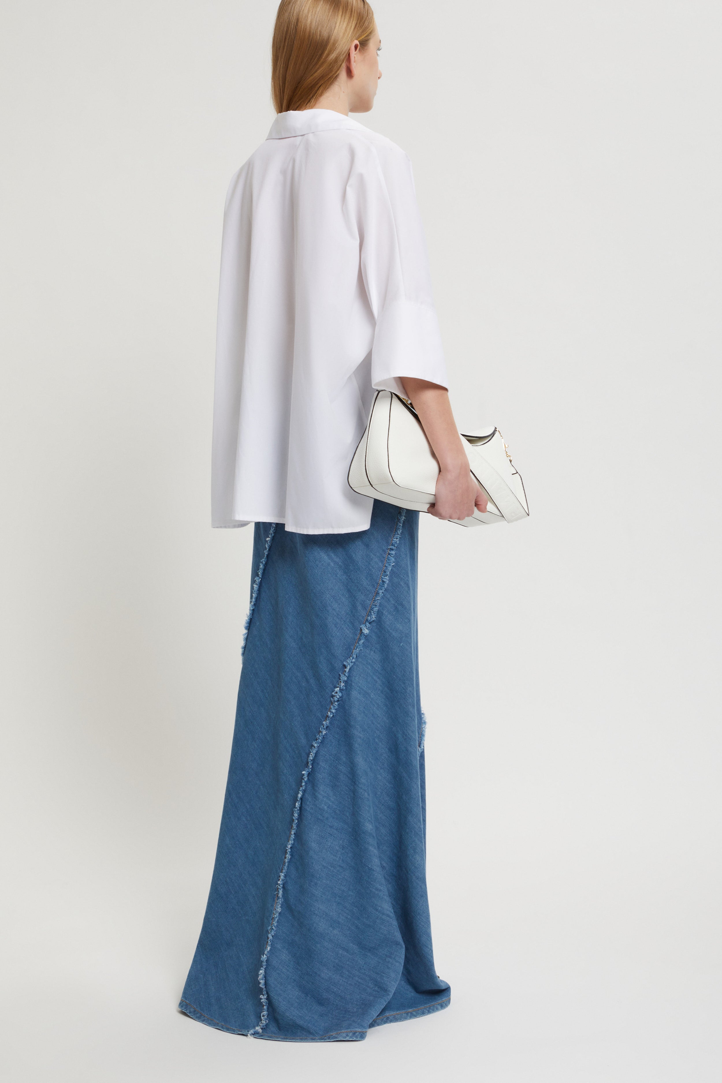 GONNA LUNGA DI JEANS LEGGERO CON RICAMO