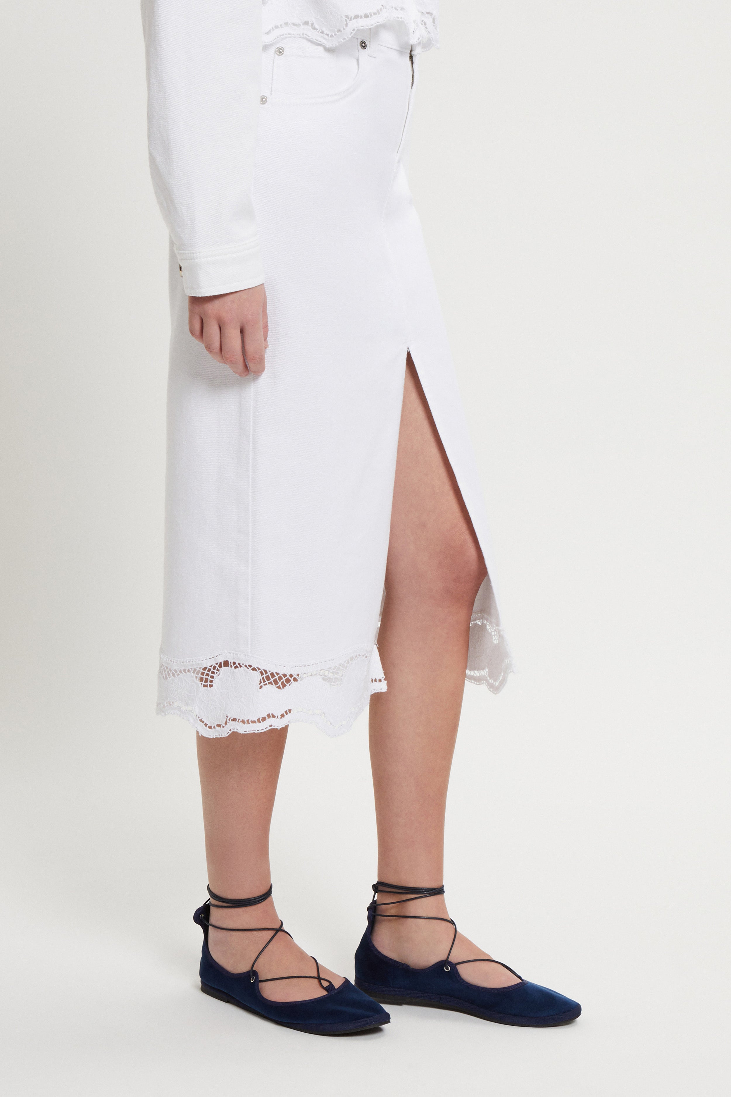 GONNA LONGUETTE IN JEANS BIANCO CON RICAMO