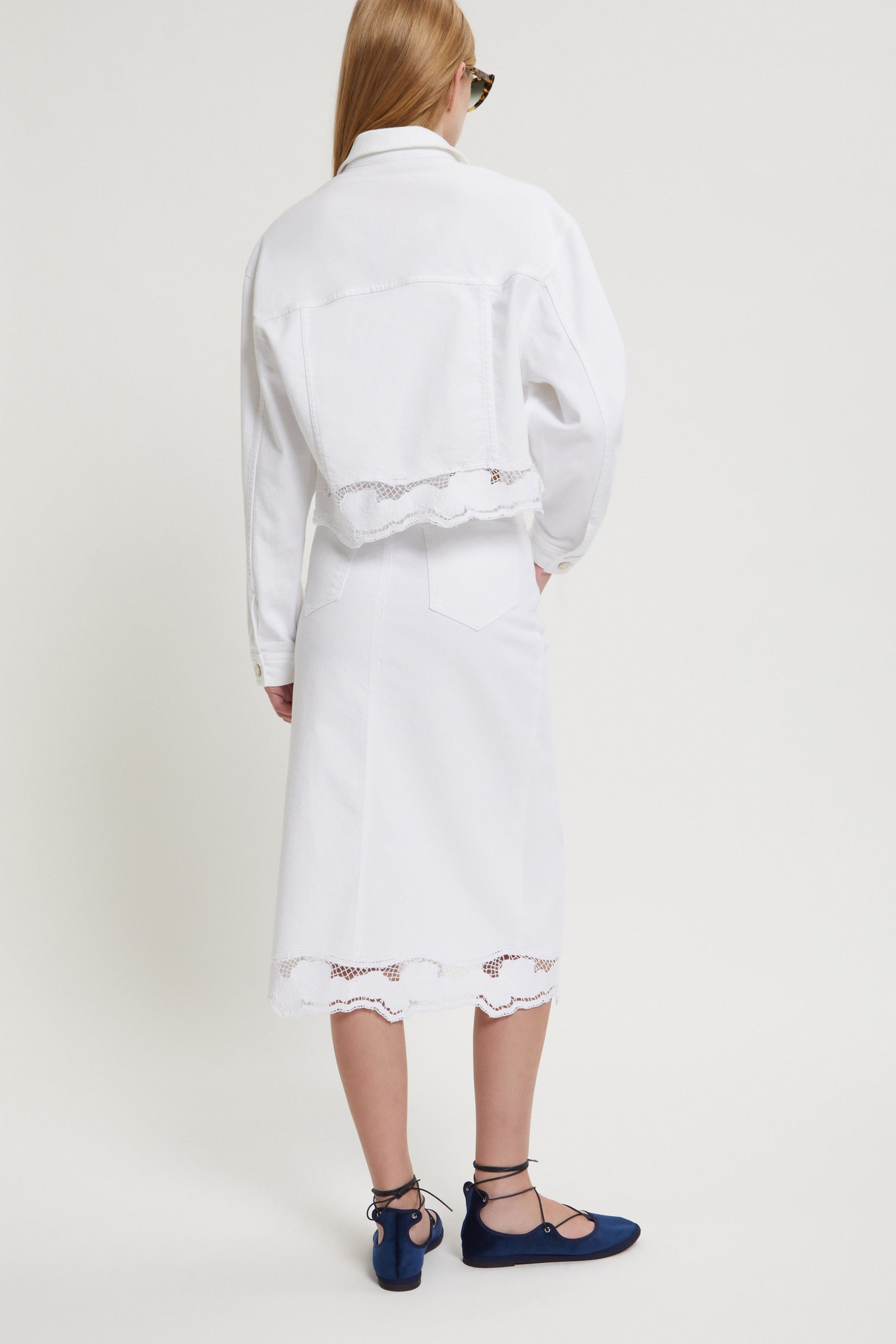 GONNA LONGUETTE IN JEANS BIANCO CON RICAMO