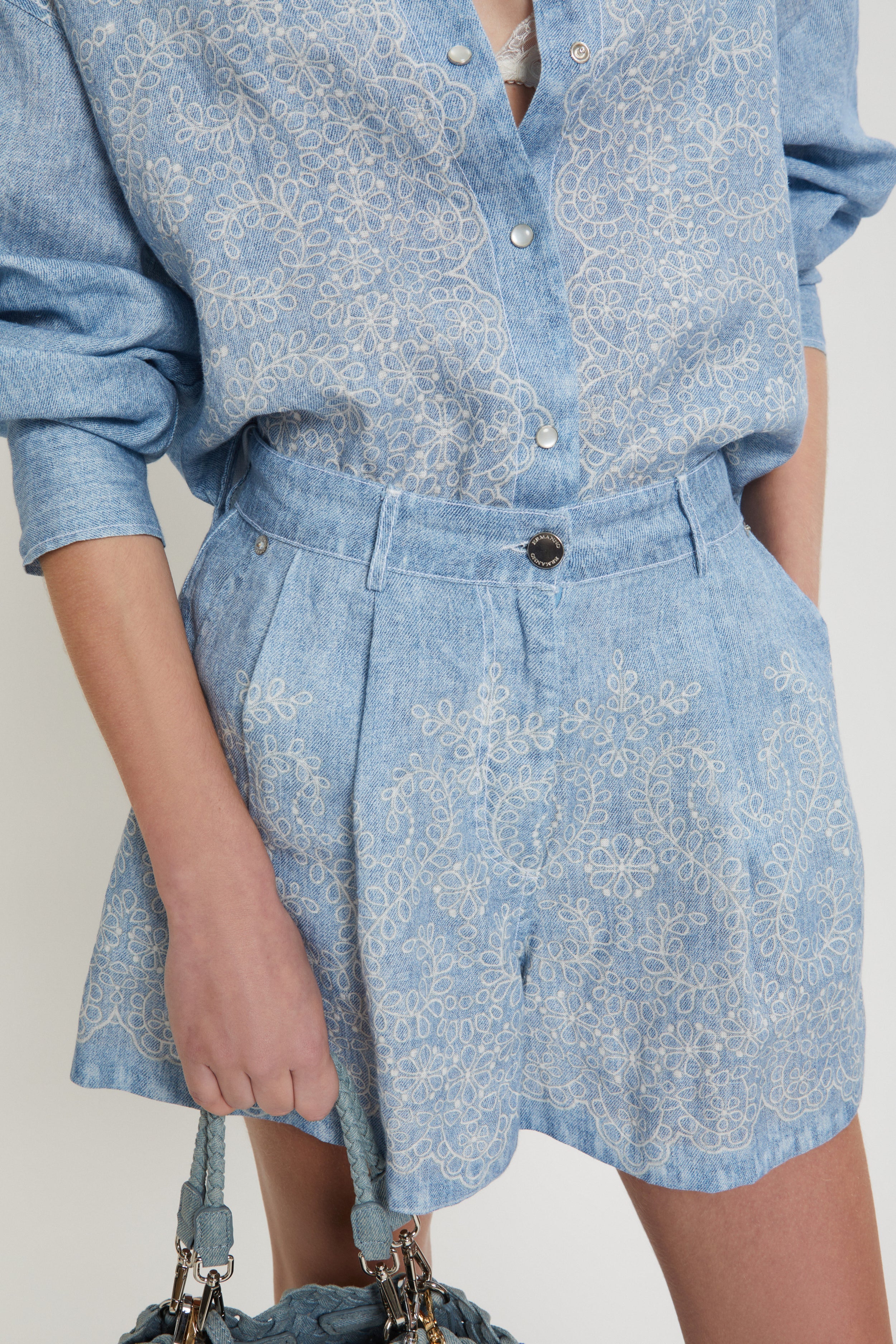 Image of SHORTS IN LINO STAMPA DENIM E PIZZO