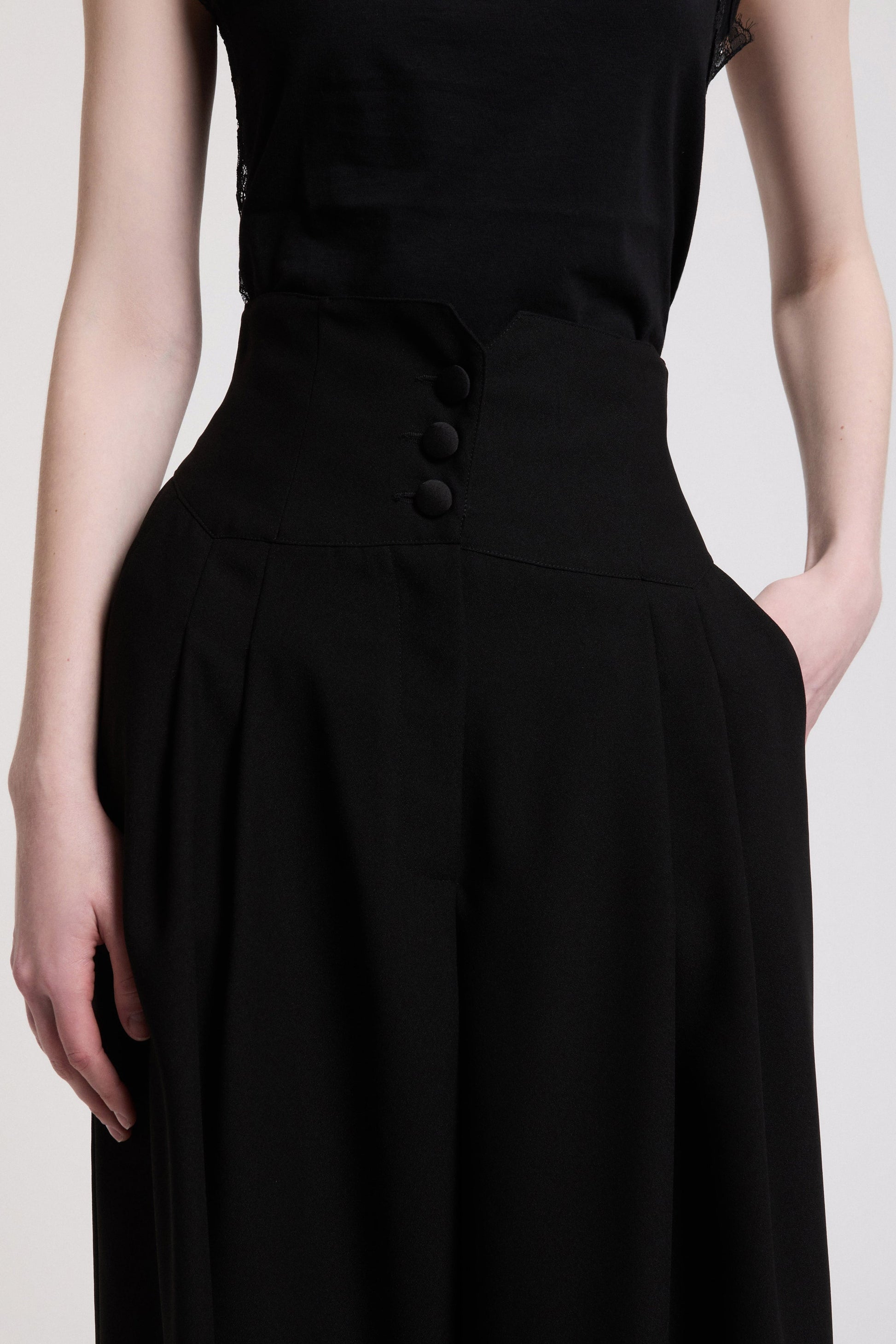 PANTALONI AMPI A BUSTIER IN CADI