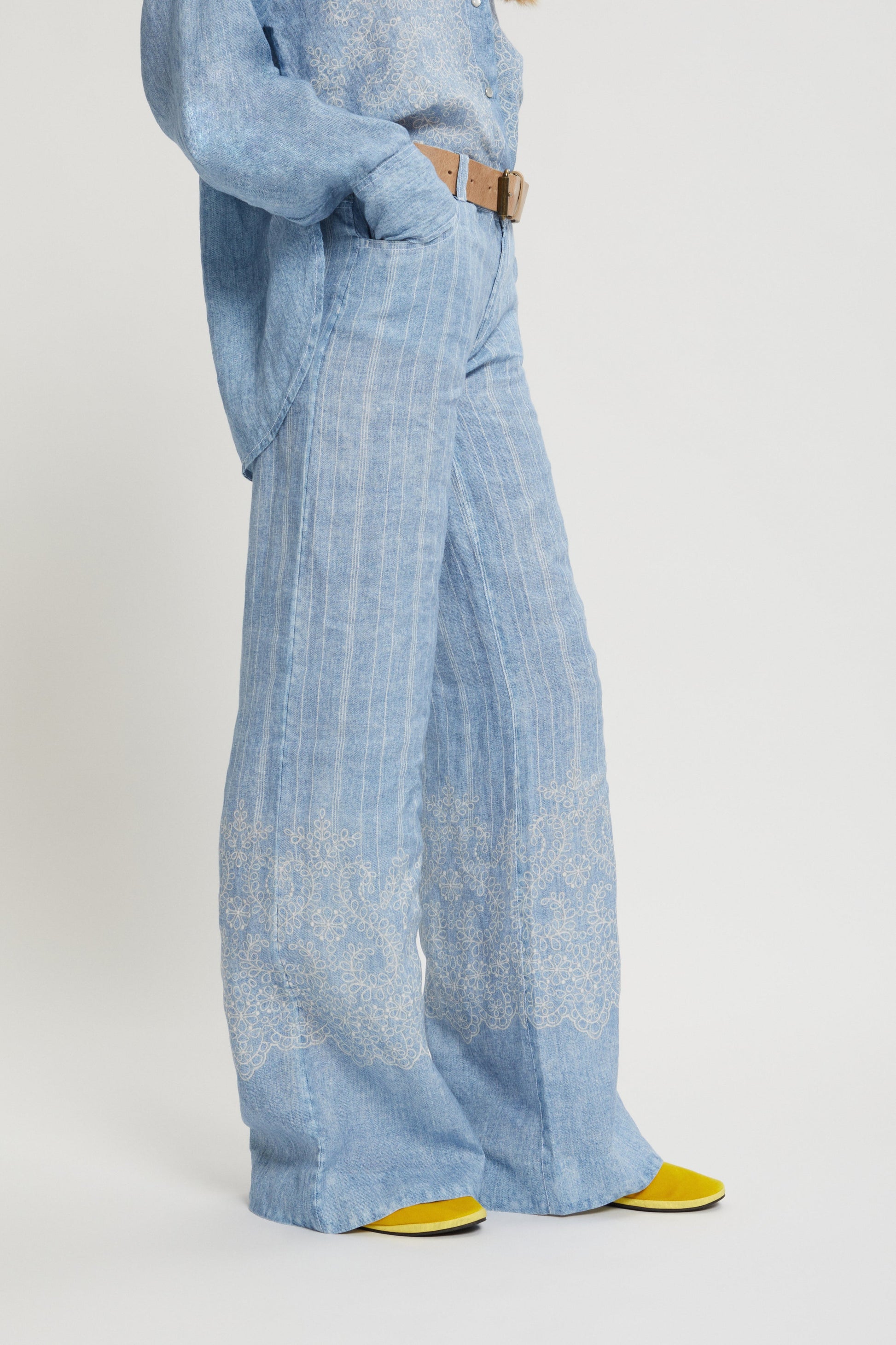 PANTALONI IN LINO STAMPA DENIM E PIZZO