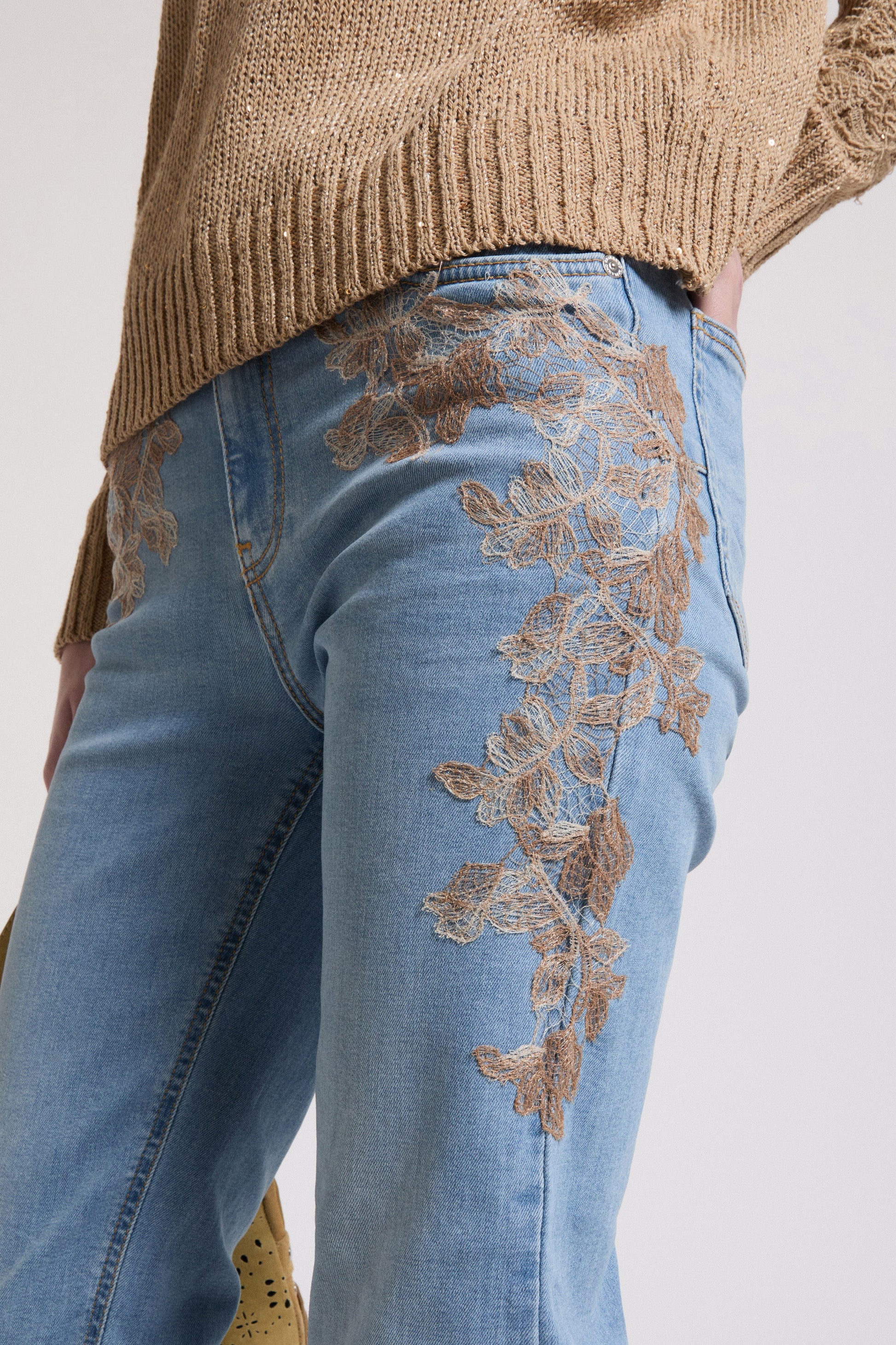 JEANS STRETCH CON PIZZO SFUMATO