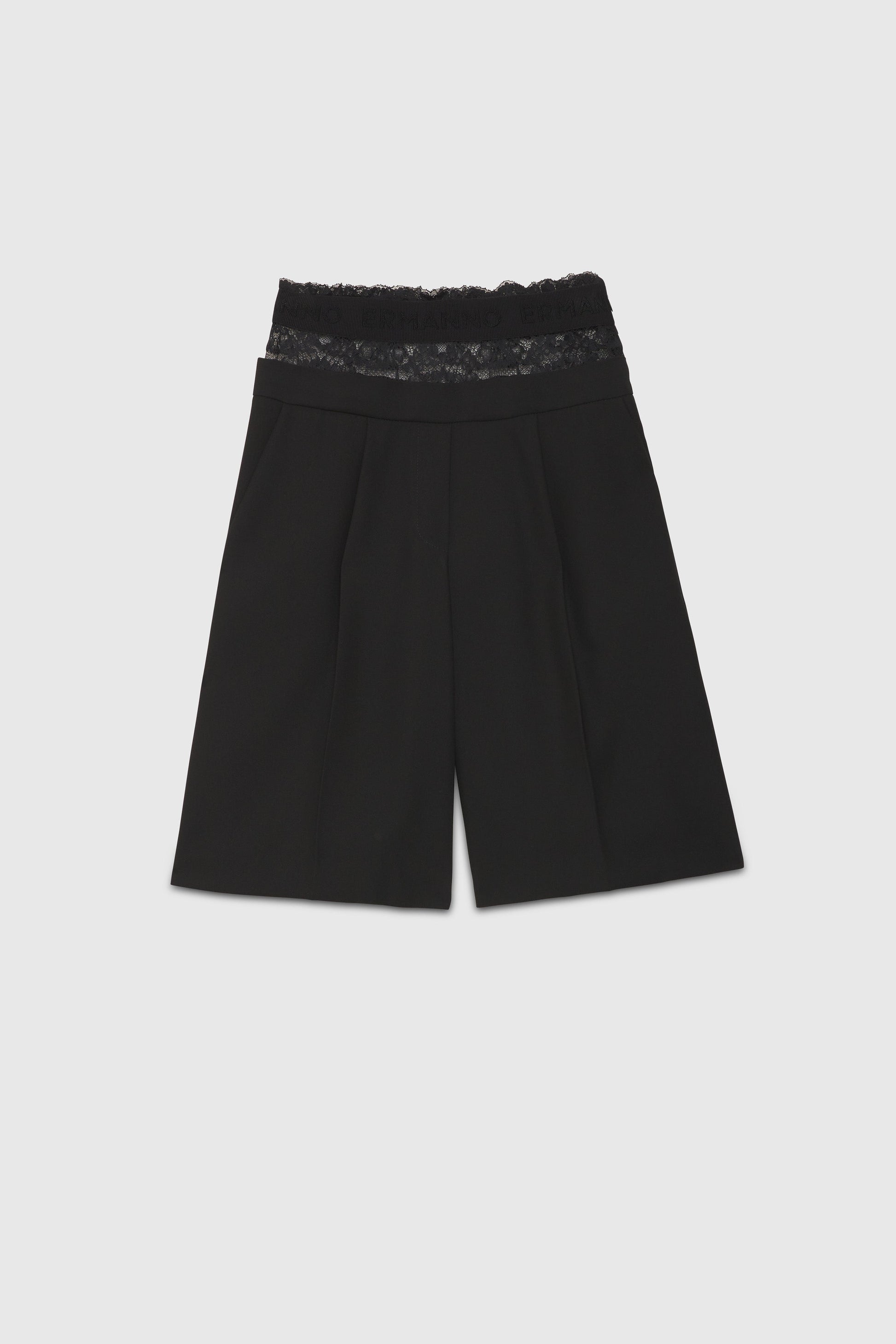 BERMUDA AVEC ELASTIC À LA TAILLE ET BASQUE EN DENTELLE