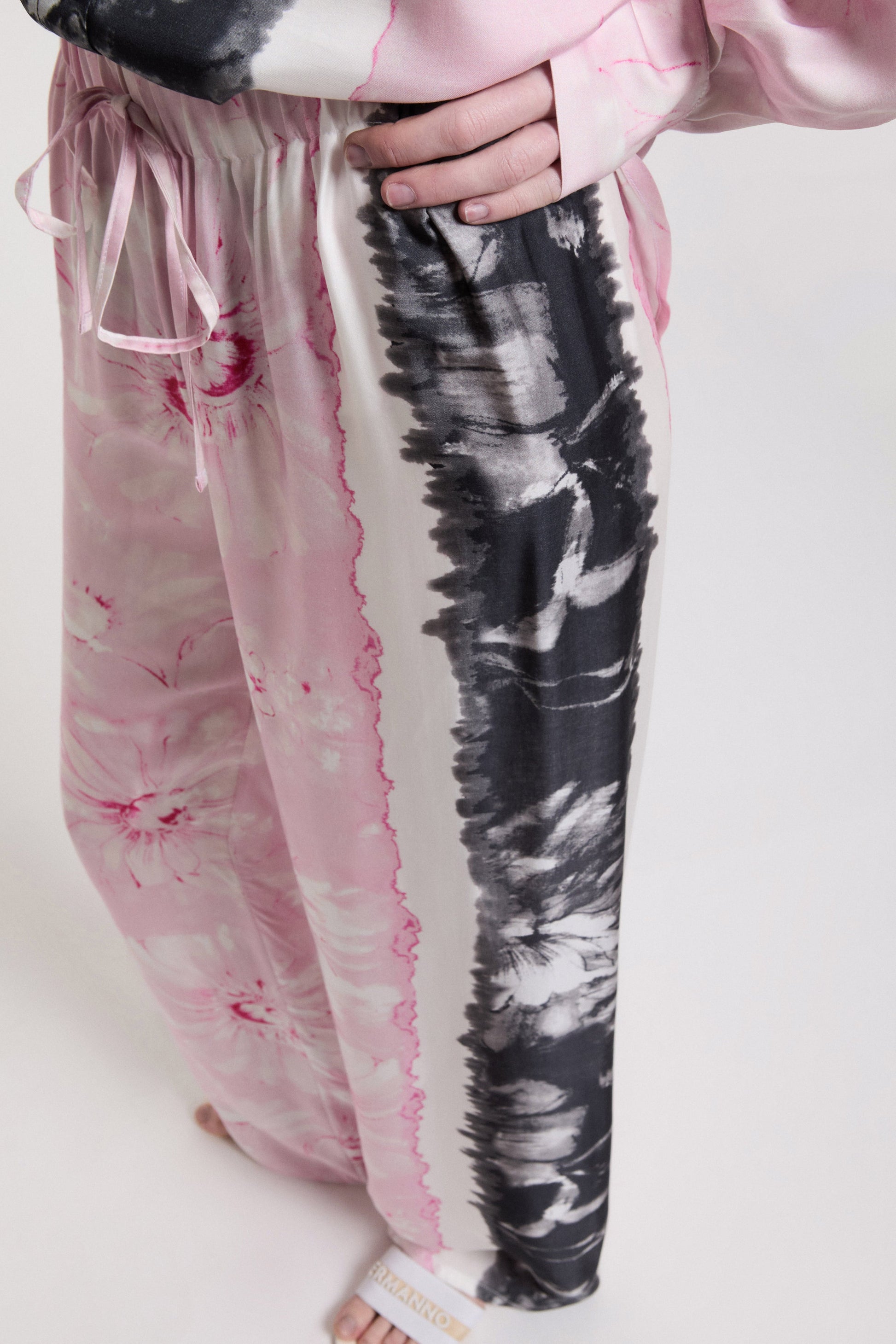 SATIN PRINTED PANTS WITH TIE&DYE EFFECT