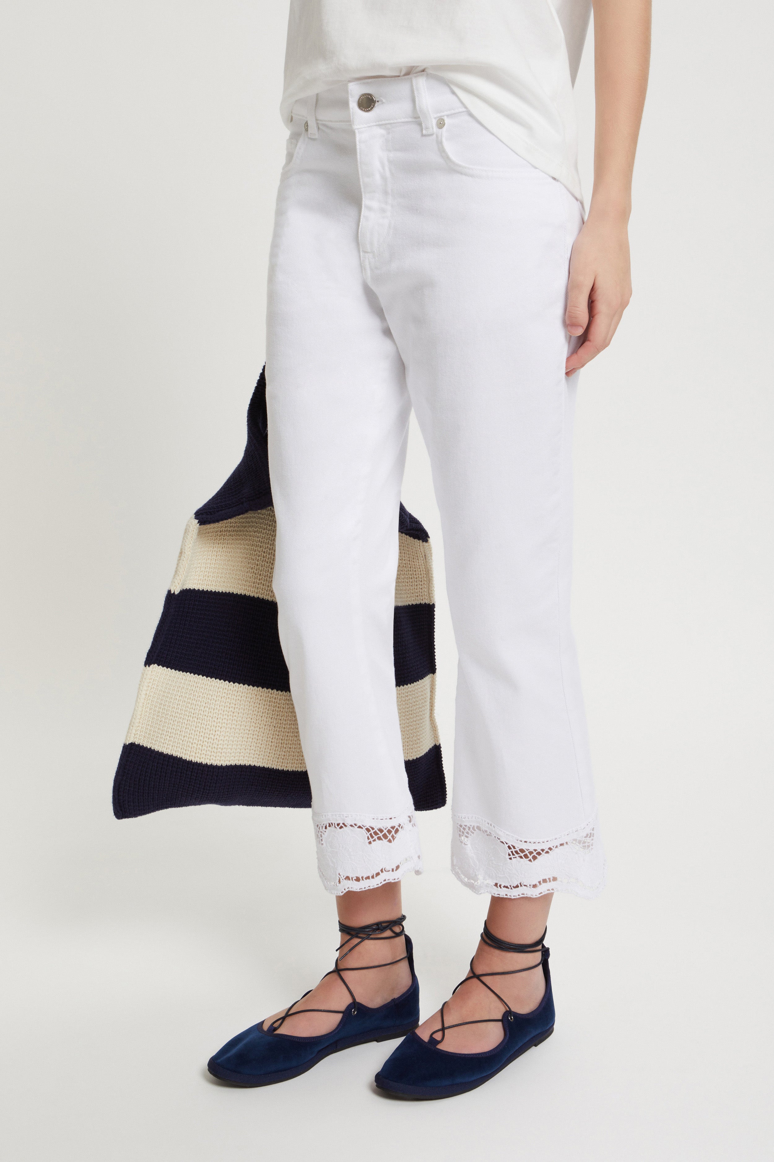 CAPRI DENIM PANTS WITH EMBROIDERY