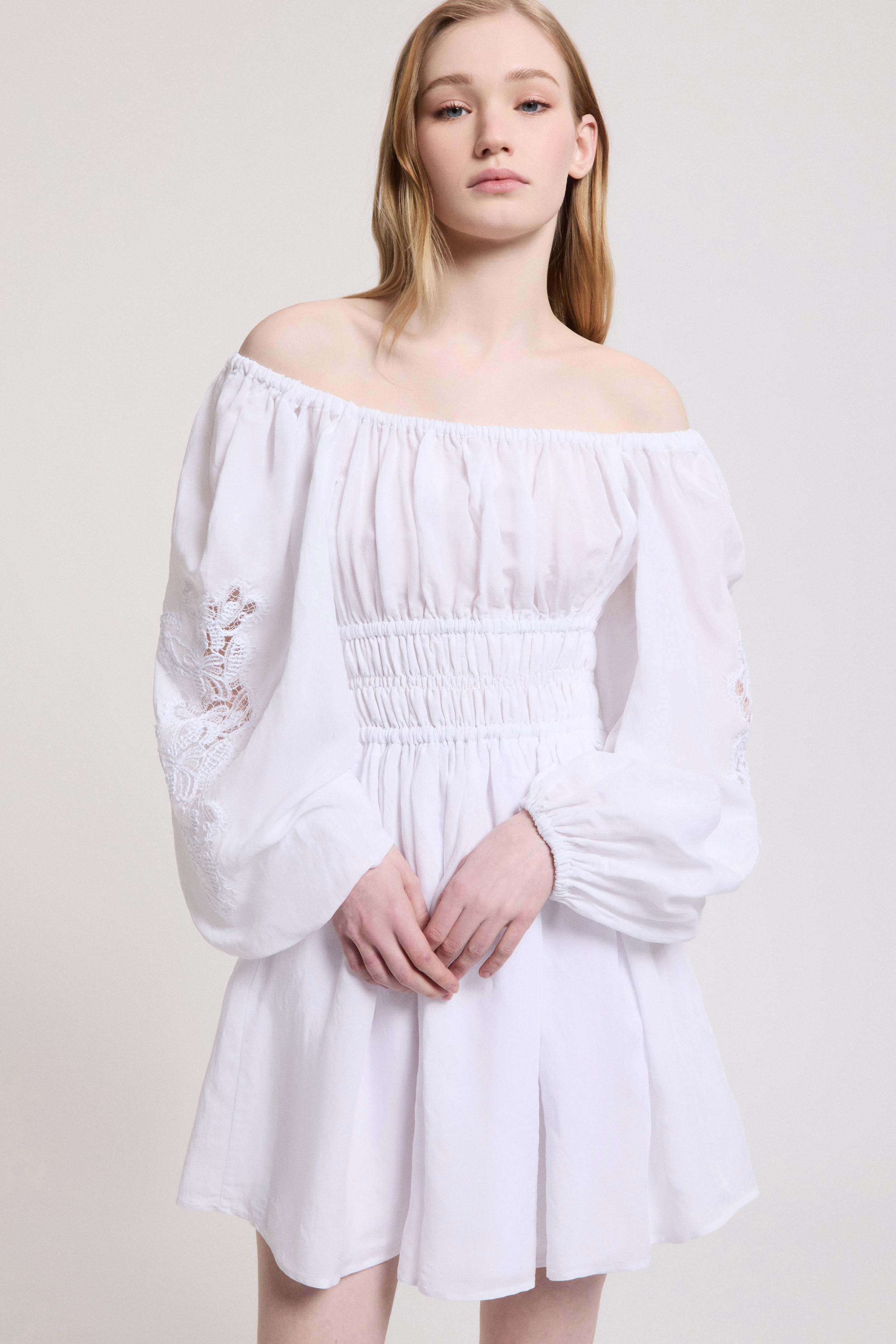 BLENDED LINEN DRESS WITH REBRODE LACE