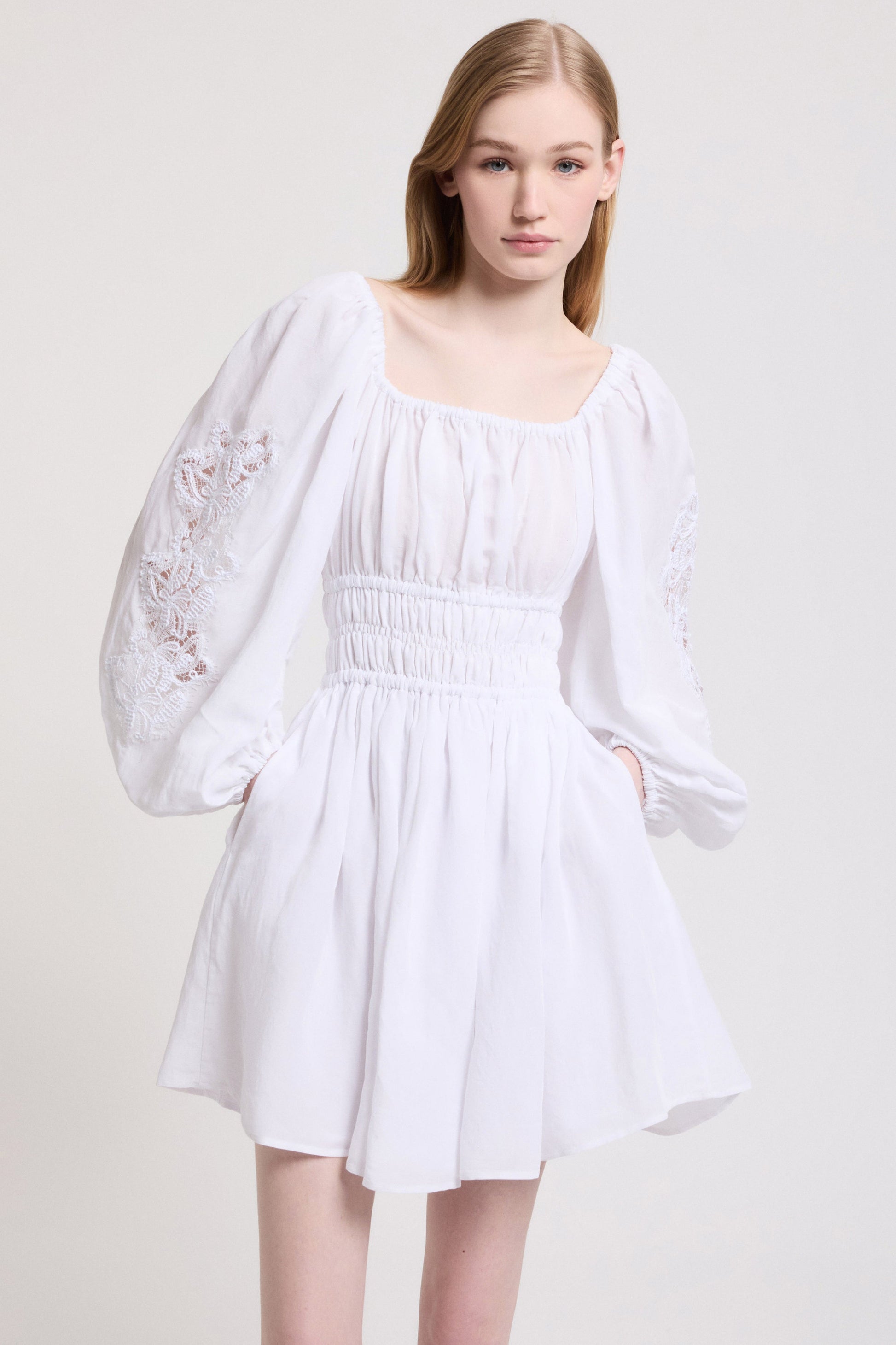 BLENDED LINEN DRESS WITH REBRODE LACE
