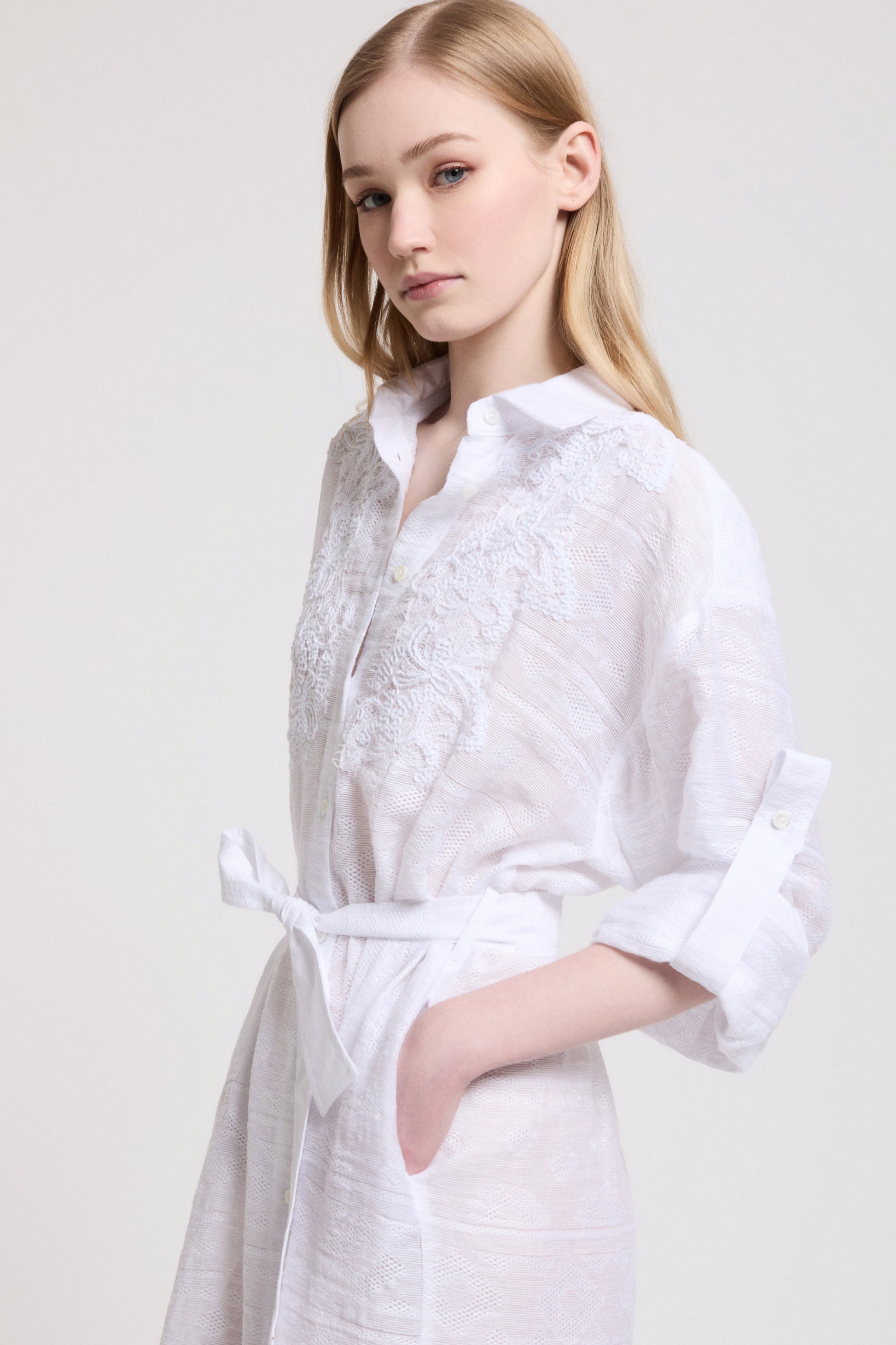 ROBE JACQUARD À CHEMISE AVEC BRODERIES