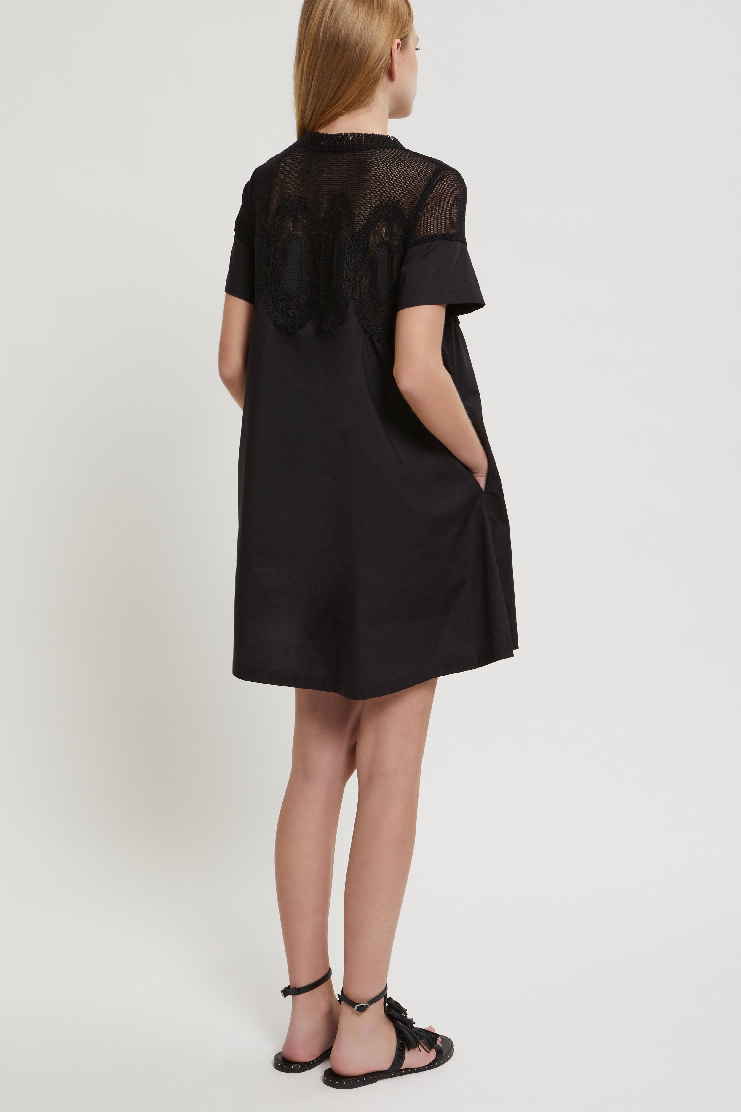 ABITO DI POPELINE E PIZZO MACRAMÉ