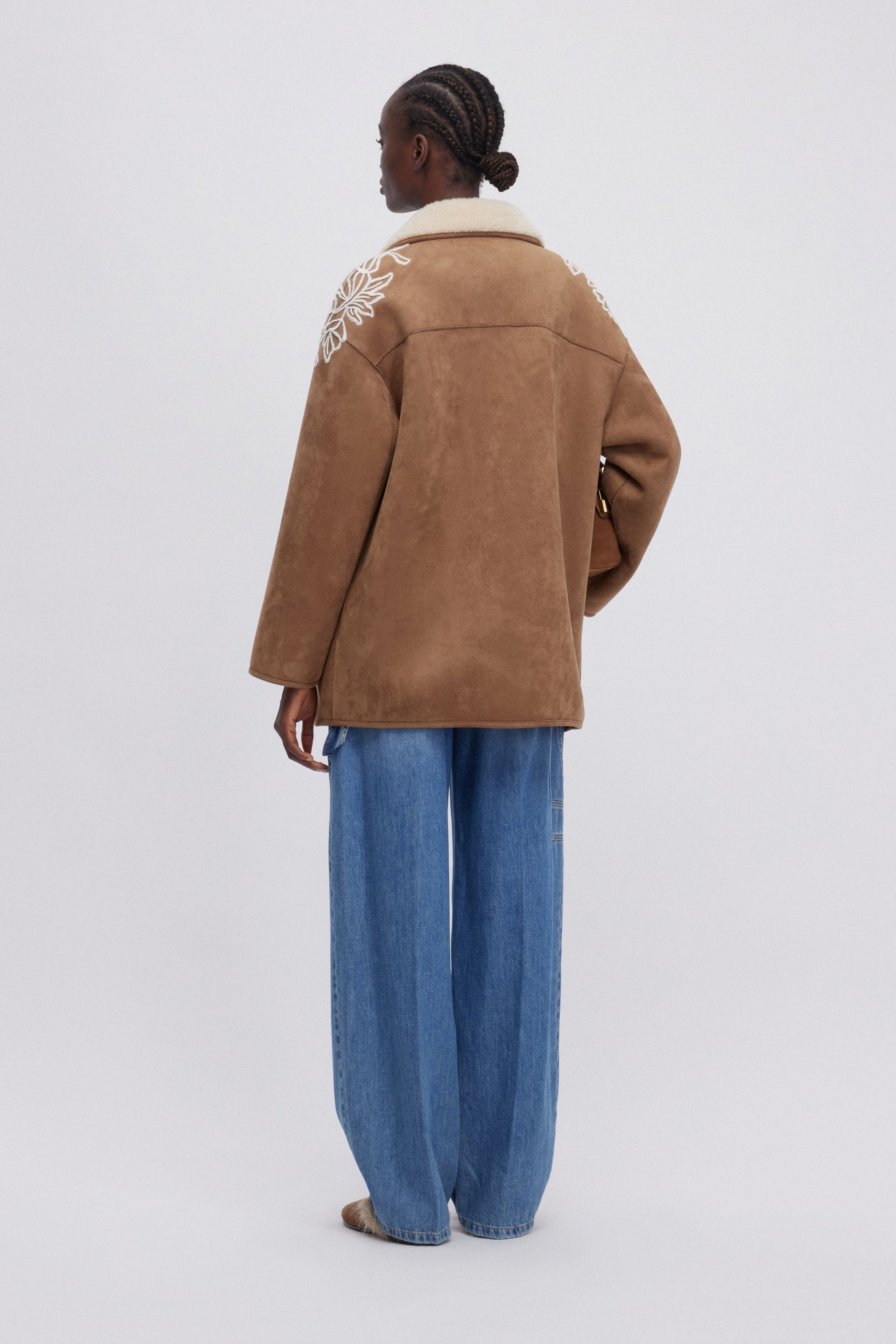 GIACCONE IN MONTONE ECOLOGICO CON RICAMI