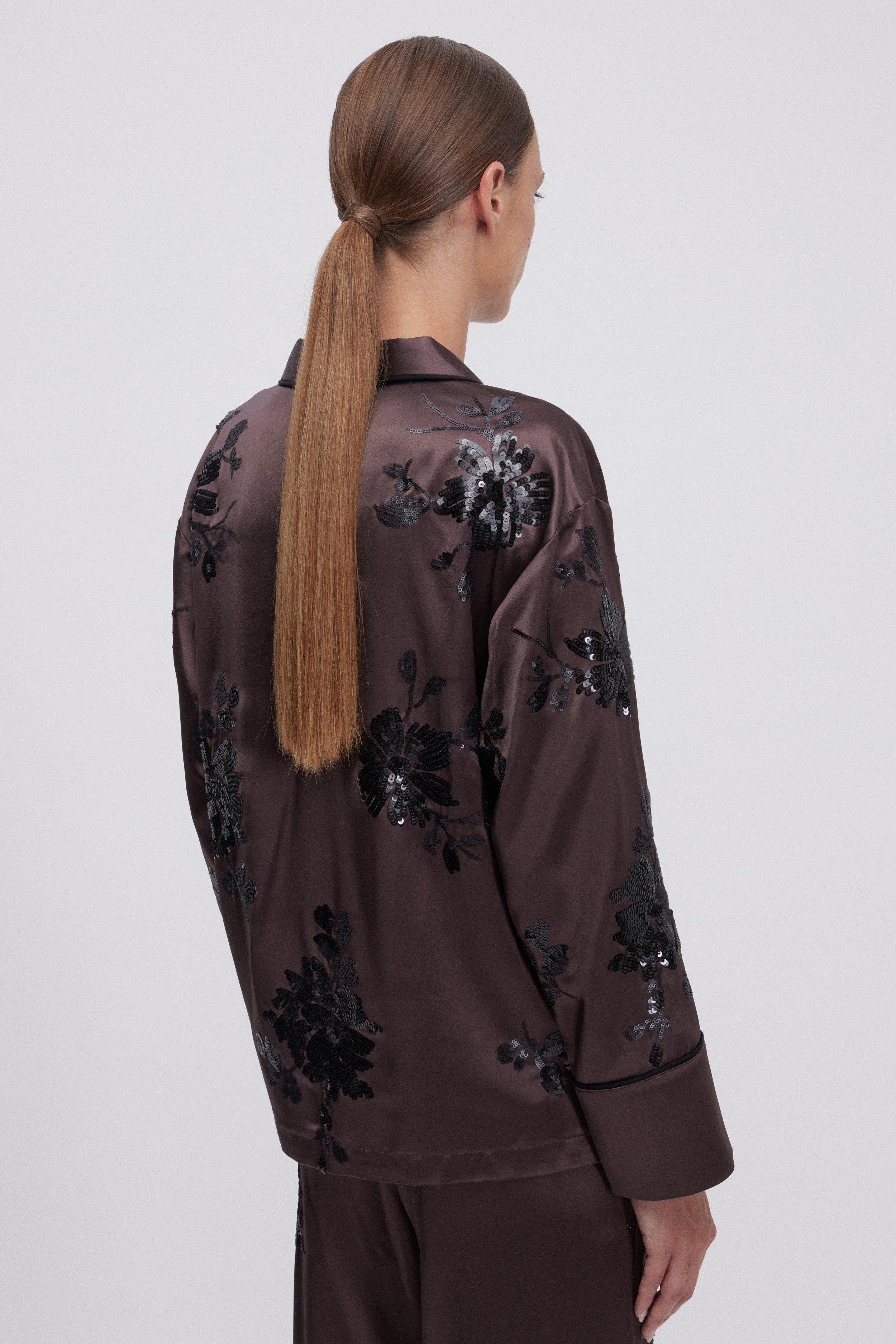 Image of CAMICIA A PIGIAMA IN RASO CON FIORI DI PAILLETTES