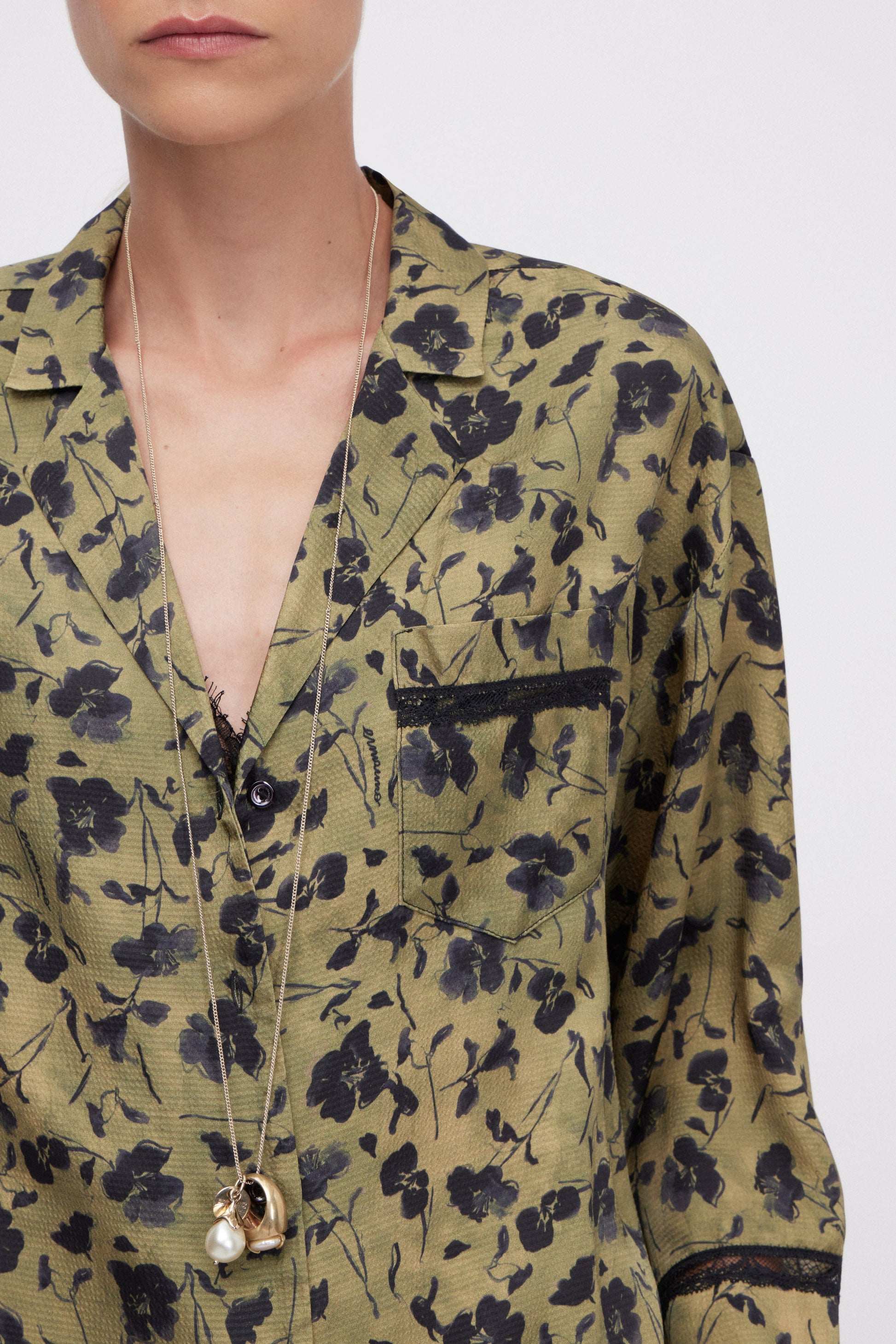 PAJAMAS SATIN SHIRT WITH BLACK PRINTED FLOWERS