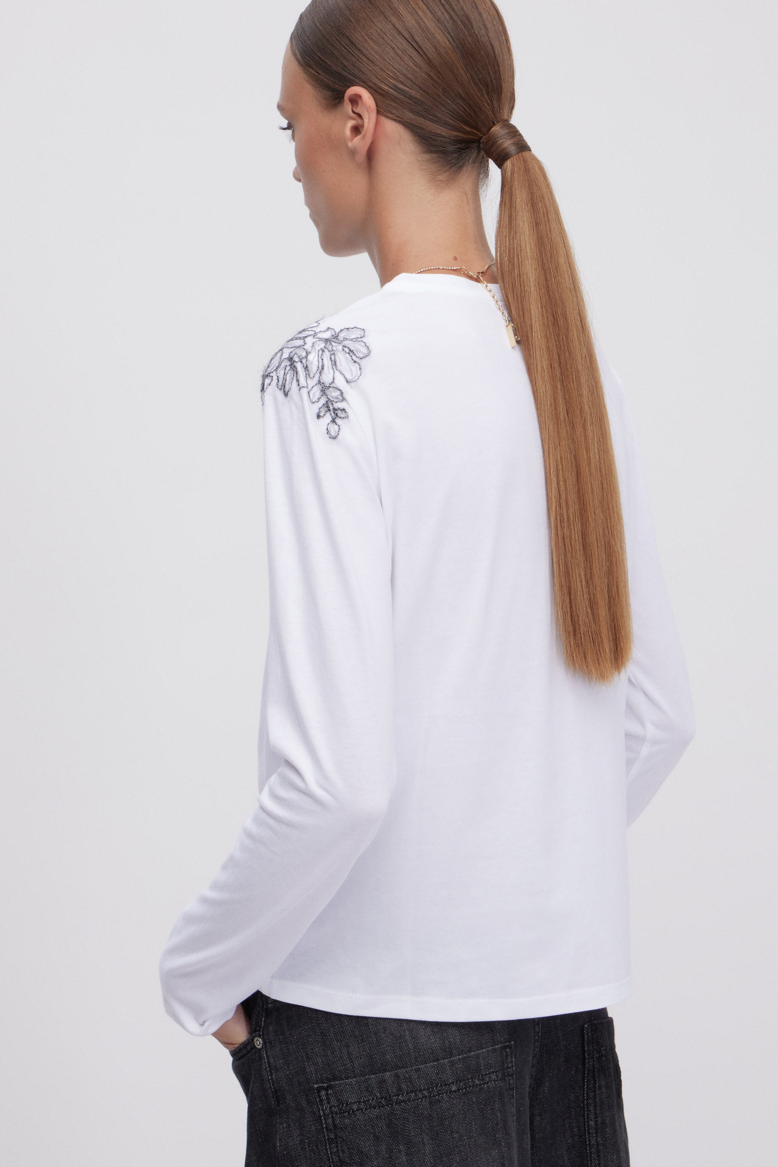 T-SHIRT EN JERSEY À MANCHES LONGUES BRODĖE 