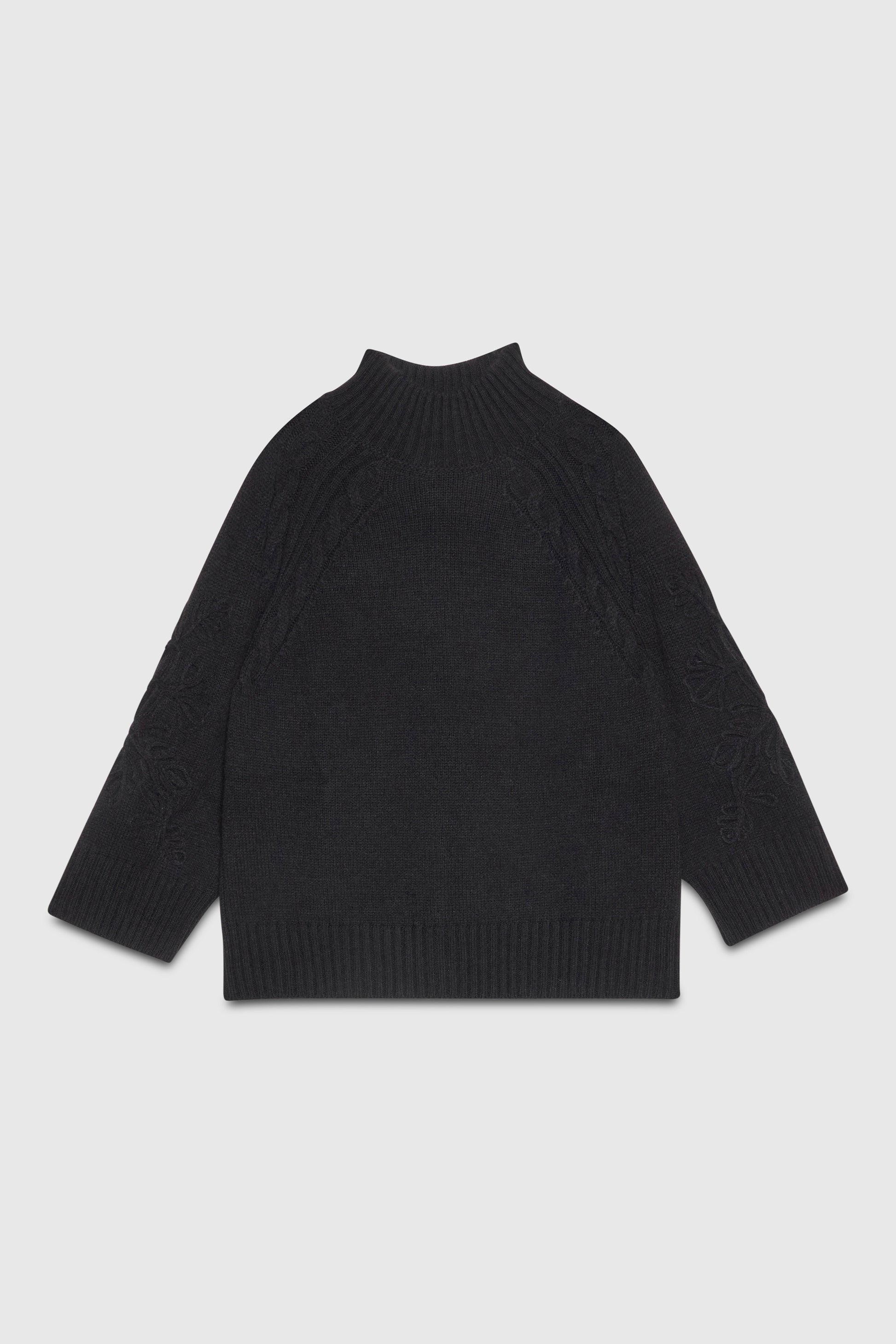 SWEATER WITH EMBROIDERY ON THE SLEEVES