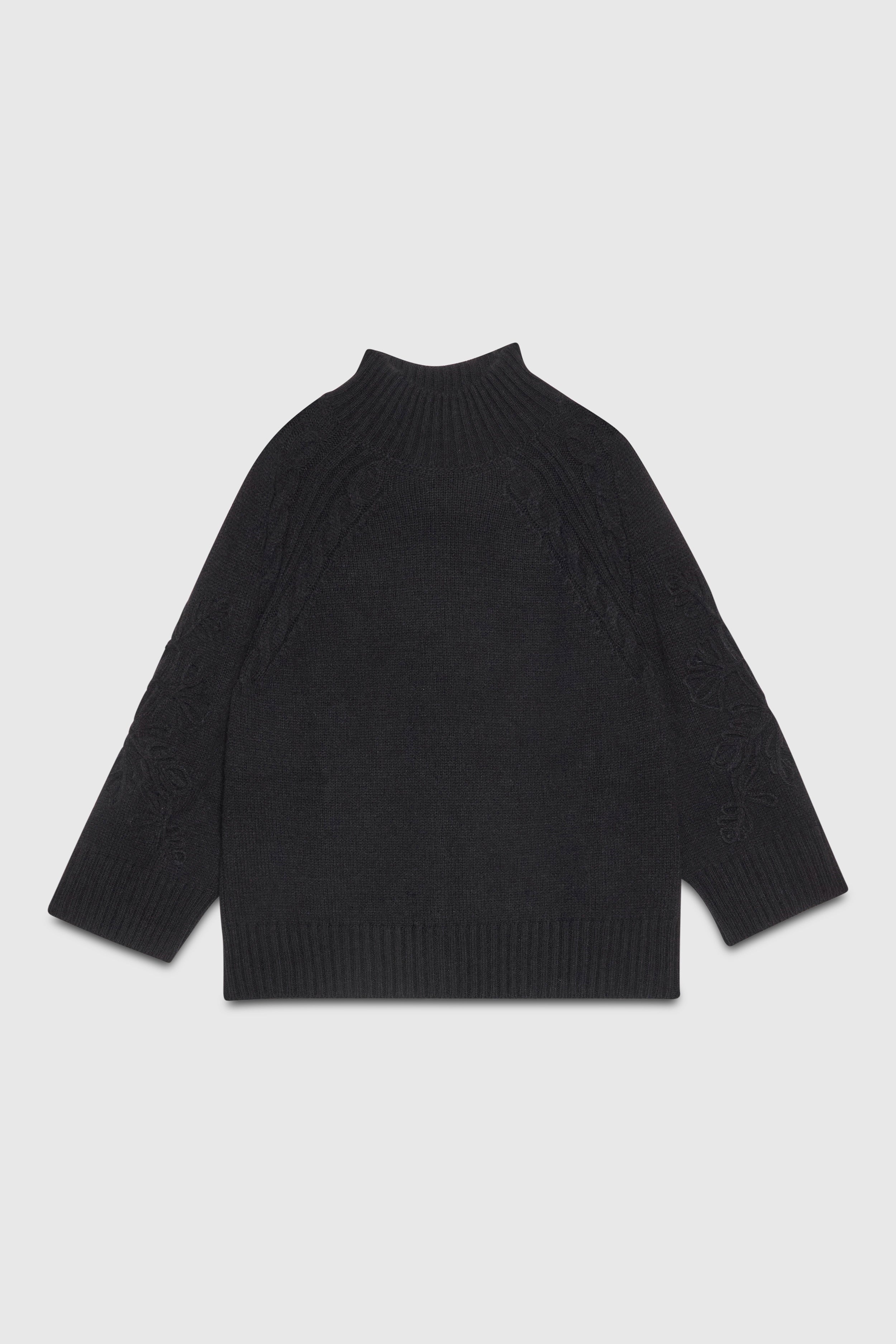 SWEATER WITH EMBROIDERY ON THE SLEEVES